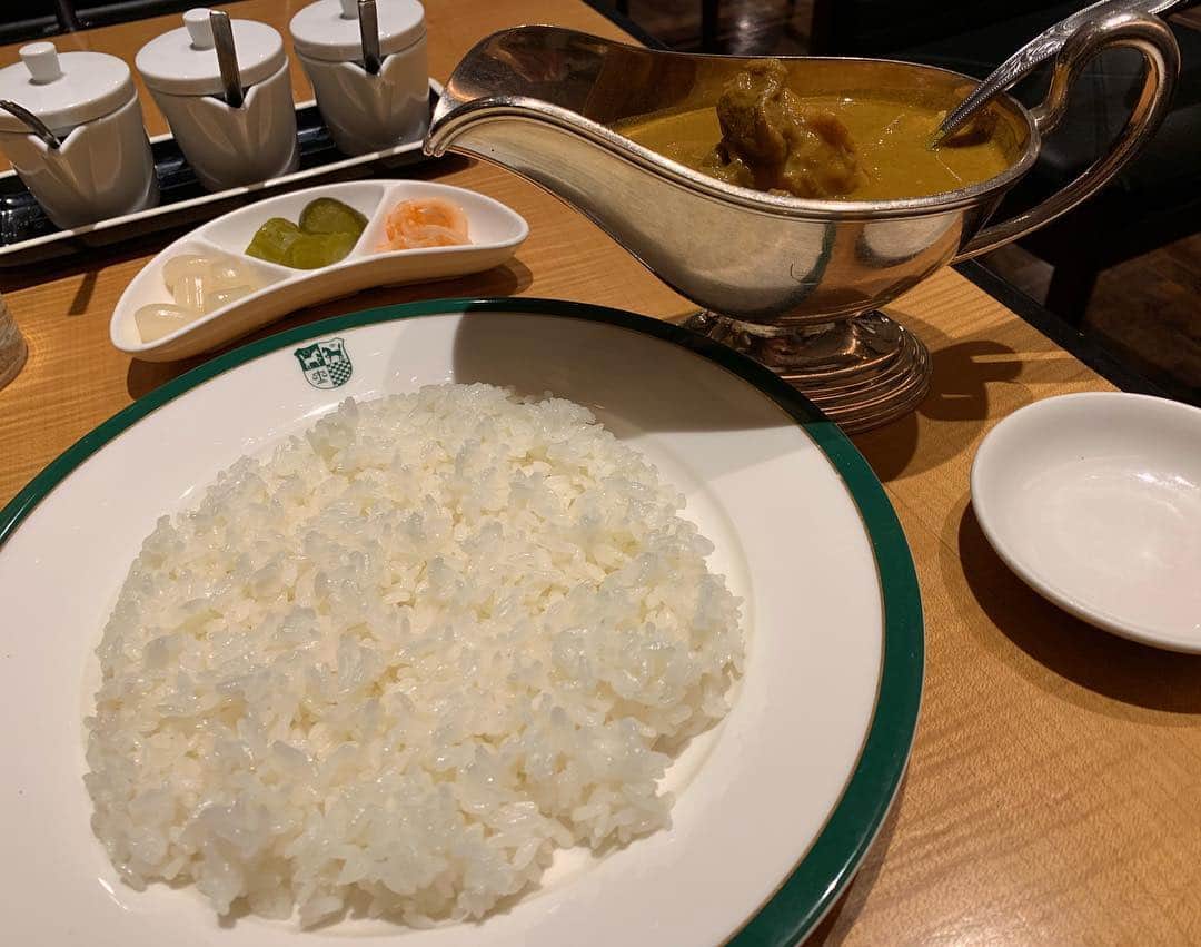 片山真人のインスタグラム：「【かたログ】 新宿中村屋のインドカレー。 #カレー #かたログ #華麗なる休日 #ランチ」