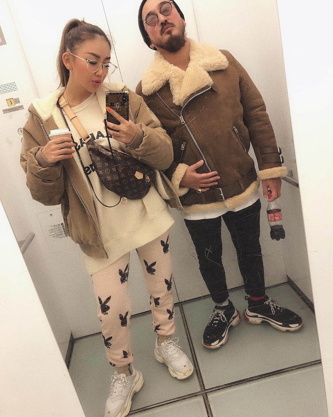 のインスタグラム：「date🐻🥤 #ootd #outfit #street #fashion #date #couple #link #code #streetfashion #oliverpeoples #louisvuitton #fearofgod #fog #24hparty #adidas #calabasas #adidascalabasas #acnestudios #diesel #vetements #balenciaga #triples #balenciagatriples #kicks #kogenatsu #焦げNATSU #こげなつ」