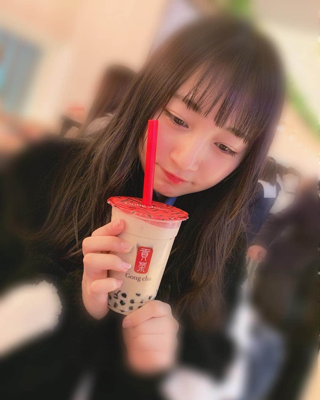 山本彩加さんのインスタグラム写真 - (山本彩加Instagram)「放課後友達とたぴってきたーー😝❤️ . . #タピ活 #タピオカ #ゴンチャ  #ブラックミルクティー #Jk してます🖤💜」1月29日 17時26分 - ayaka48_yanyan