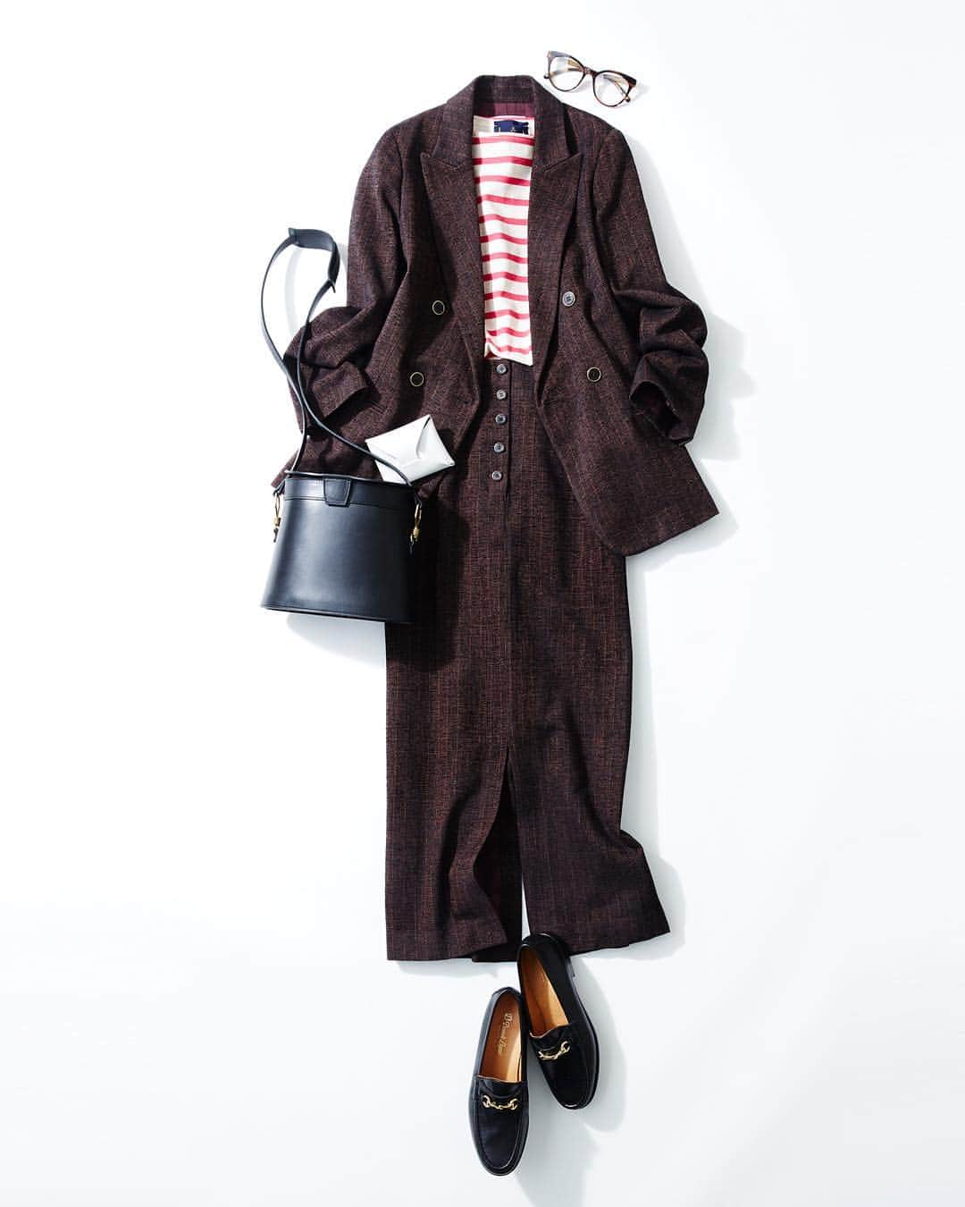 ルミネ公式のインスタグラム：「赤とベリー色でおしゃれに刺激をプラス #ジャケット ¥33,000+TAX #カットソー ¥10,000+TAX #スカート ¥16,000+TAX #めがね ¥4,200+TAX #カードケース ¥5,000+TAX #バッグ ¥47,000+TAX #ローファー ¥22,000+TAX ・ [ #LUMINEMAGAZINE ] #lumine #ルミネ #ルミネ立川 #イエナ #トゥモローランド #ミラオーウェン #ビームス #フレームワーク #ootd #outfit #fashion #coordinate #コーディネート #ファッション #デイリーコーデ #コーデ #フォロー #川上さやか http://magazine.lumine.ne.jp/?p=80310 ※商品の価格や取り扱い状況は撮影時点のもので、変更になることがあります。」