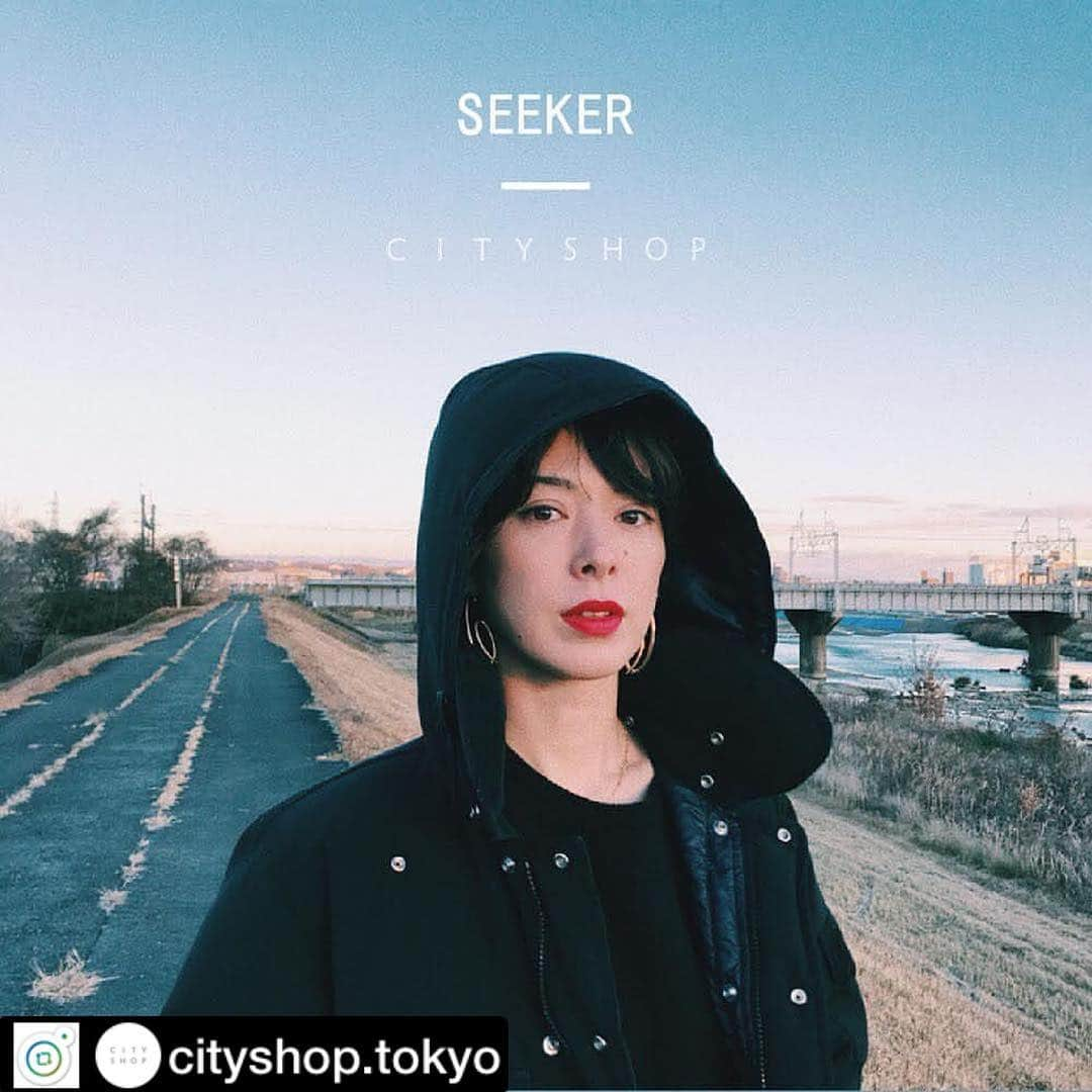 花楓さんのインスタグラム写真 - (花楓Instagram)「♥️🖤🌹🖤♥️ 【SEEKER x CAEDE x CITYSHOP】 Round zip wallet ￥16.000＋tax RED, CHOCOLATE, BEIGE, BLACK /4col  2019.02.01(fri)発売  モデル・コラージュアーティストの花楓氏、レザーブランドSEEKERとのトリプルコラボレーションアイテムを発売いたします。 Valentine’s dayをイメージしたレッドとチョコレートを新たに加えた4カラー展開。メタリックパーツには落ち着きのあるマットゴールドを、裏地も各カラーに合わせて丁寧にセレクトを重ねて。ヌメ革のソリッド感で、大人でクールな仕上がりに。 2月1日発売です。  __________________________ #CITYSHOP  #SEEKER #CAEDE #花楓 #valentinesday #for #me #2月1日スタート #Shibuya #Shinjuku #TOKYO  #FASHION #FOOD #CULTURE」1月29日 21時47分 - _caede_