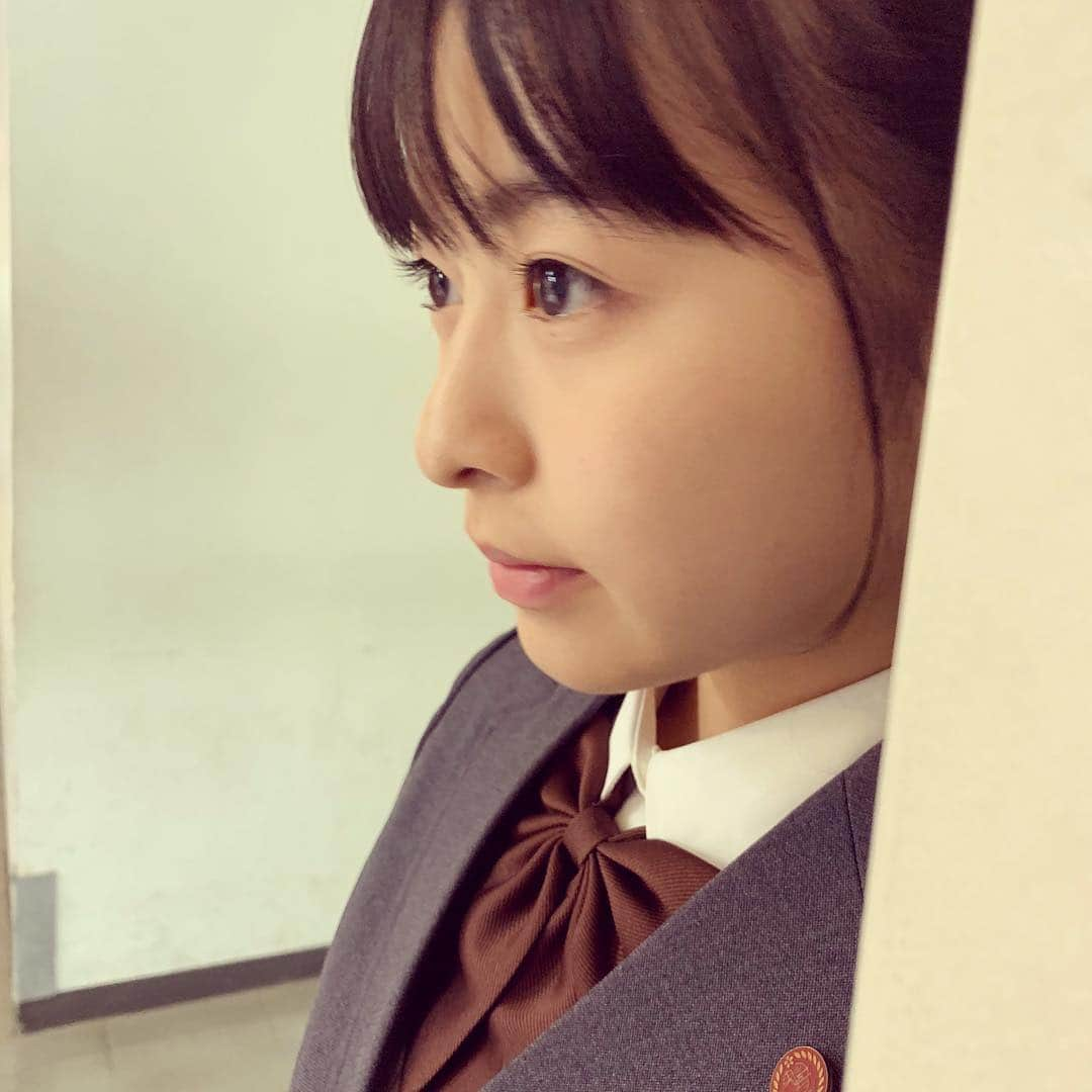 森七菜さんのインスタグラム写真 - (森七菜Instagram)「チラッ☺️🎀 #3A #もりなな #森七菜」1月29日 23時09分 - morinana_official