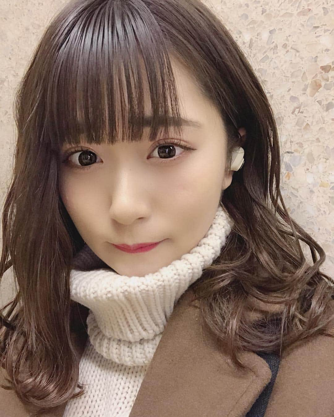 山本優菜さんのインスタグラム写真 - (山本優菜Instagram)「インスタには久しぶりの自撮りかな、近くてごめんwwww  この間エクステ付けてもらったよ～ プルエクステってやつなんだけど めっちゃ馴染み良くて、みんなに全然違和感ないねーって言われた！ ロングになれて嬉しい＼(^^)／ ゆなのインスタみました～って言ったら安くなるみたいなので連絡してみてね！  #プルエクステ #エクステ」1月29日 23時57分 - yamamoto__yuna