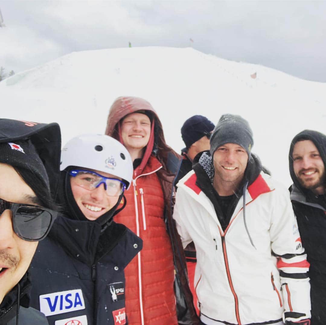 のインスタグラム：「2週間に渡るLake Placidが終了。 ワールドカップの開幕戦はイマイチ手応えが掴めなかったけど、1週間残って少し感触が良くなってきました。Next stop Deer Valley👍 #JCpetit #friend」