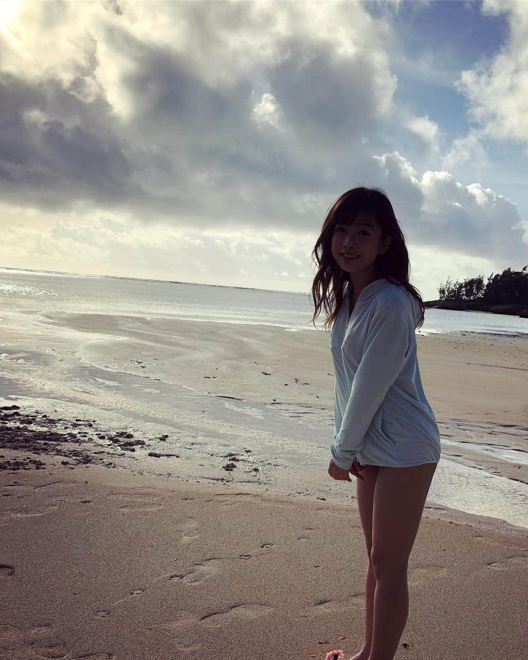 紗倉まなさんのインスタグラム写真 - (紗倉まなInstagram)「おはT〜🏝連日雨のグアムですが、今朝は晴れてます🤗撮影が順調だと嬉しい...。」1月30日 7時59分 - sakuramanateee