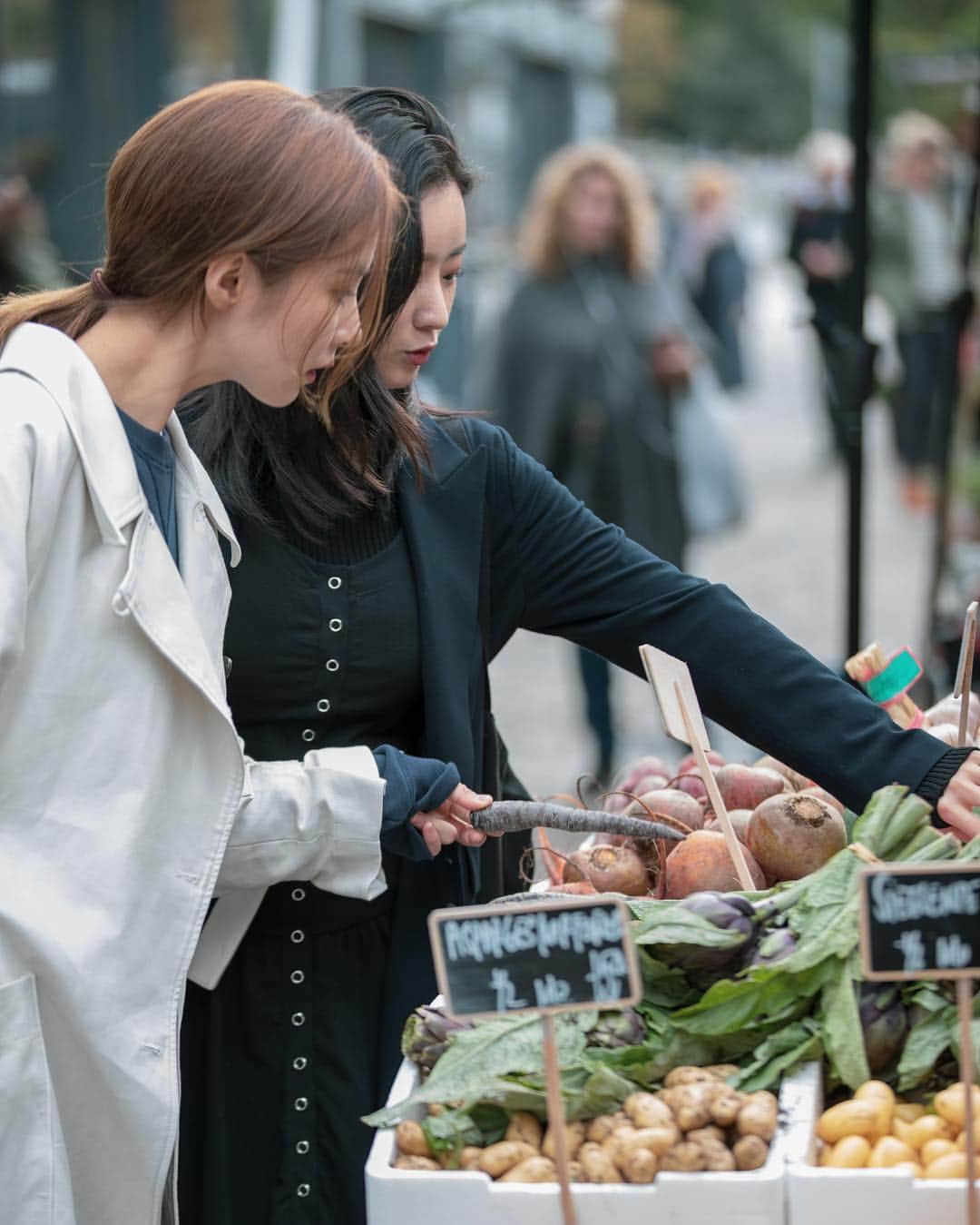 シン・セギョンのインスタグラム：「오늘 밤 11시 tvN,Olive <국경없는 포차> 💕💕」
