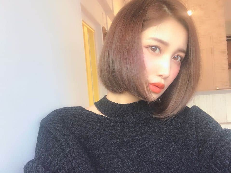 のインスタグラム：「🖤いつもお世話になっている ヘアサロン✂️ 💈APEN LINK 新宿店 のお得情報！ . . 8月のクリスマス 計画！ （produce by LIFE STUDIO） . . 🖤 @t_iida_0729 と @8__christmas ２つのアカウントをフォローして APEN LINK 新宿店を訪問するとエコーバックがもらえます！ . . 🖤  さらにプロカメラマンによるポートレート撮影体験をプレゼント！  ②Instagramに顔が見える写真と共に「#撮られたいわたしも_APEN」をタグづけ！ ③. 抽選で2名様にAPENのヘアスタイリングとプロカメラマンによるポートレート撮影をプレゼントされます！ . . . ☆☆ 応募期間：2019年1月〜2019年4月30日（日)  結果発表：2019年５月6日  撮影日：2019年5月22日  詳しくは @t_iida_0729 さんの インスタをチェック😆💕 サロンモデルやりたい！ プロのセットされたい！ って人は、チャンス( ˆoˆ )！」