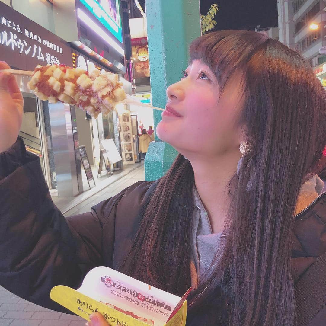 福田愛依さんのインスタグラム写真 - (福田愛依Instagram)「新大久保で念願の！！！ ポテトレーラ！！☺︎ チーズの伸びが最高に幸せでした☺️ #女子高生 #18歳 #ポテトレーラ #新大久保 #アリランホットドッグ #最高 #韓国 #グルメ #めいもぐ」1月31日 18時58分 - meii_cheer