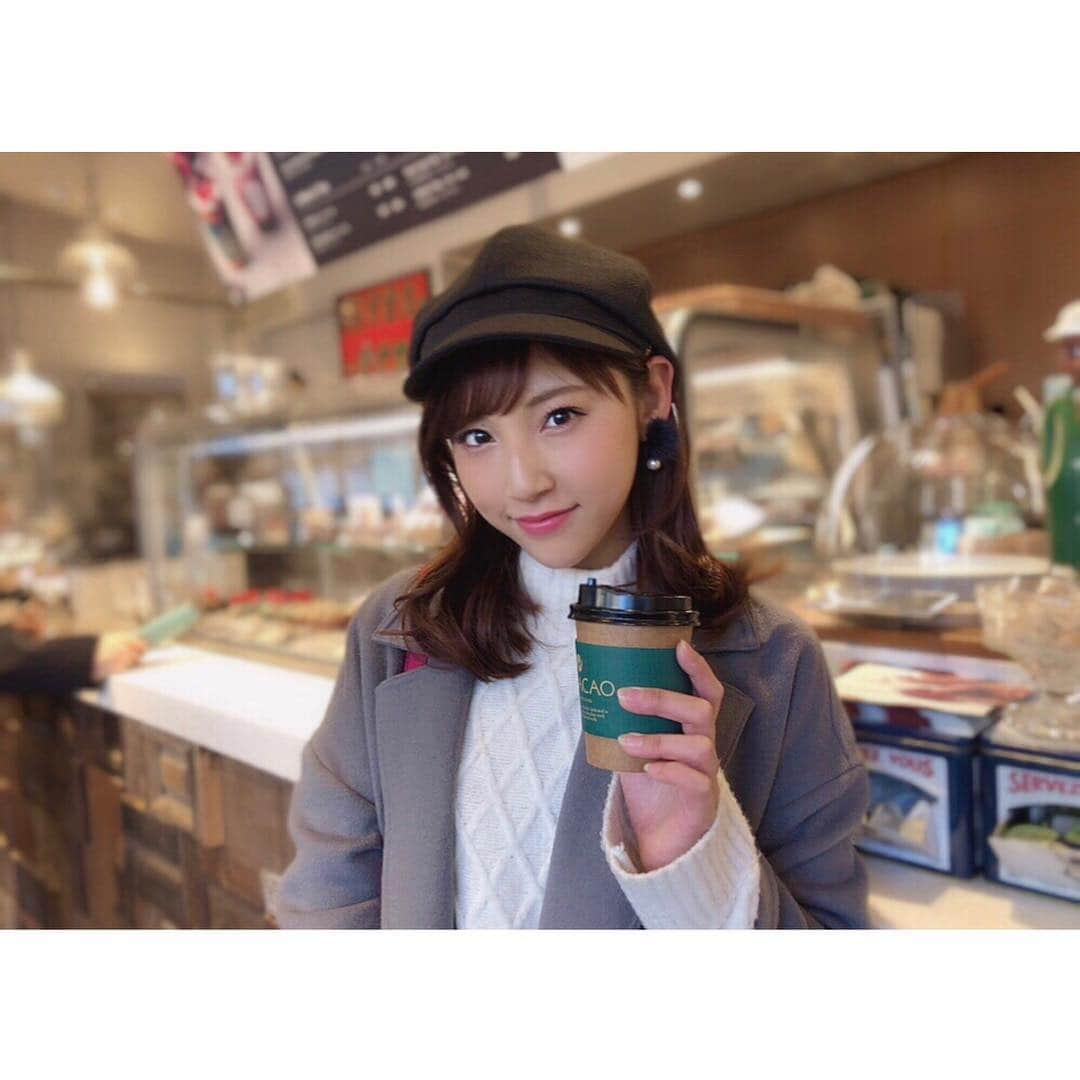 森脇亜紗紀さんのインスタグラム写真 - (森脇亜紗紀Instagram)「gm. ❤︎ 先日、お散歩途中に見つけた 可愛いchocolate llatteのお店🍫❤︎ ・ SNOWの一眼機能で撮ってみたよ☝︎💓 とっても寒かったから体もぽかぽか あったまりました☺🧣❤︎ ・ この一眼機能なら、きっとお料理も もっと美味しそうに撮れるから 嬉しい〜〜楽しみ ☺💓 #snow一眼 #とろける一眼 #君しか見えない」1月31日 11時16分 - asaki516