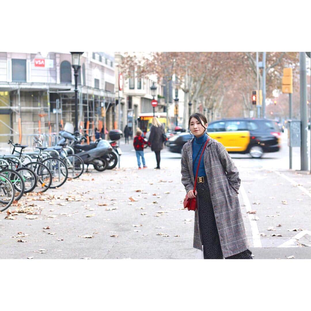 加藤一華さんのインスタグラム写真 - (加藤一華Instagram)「. Waiting for signal🚦 . #Barcelona #spain #españa #trip #sightseeing #girl #me #スペイン #バルセロナ」1月31日 14時02分 - ichika_kato