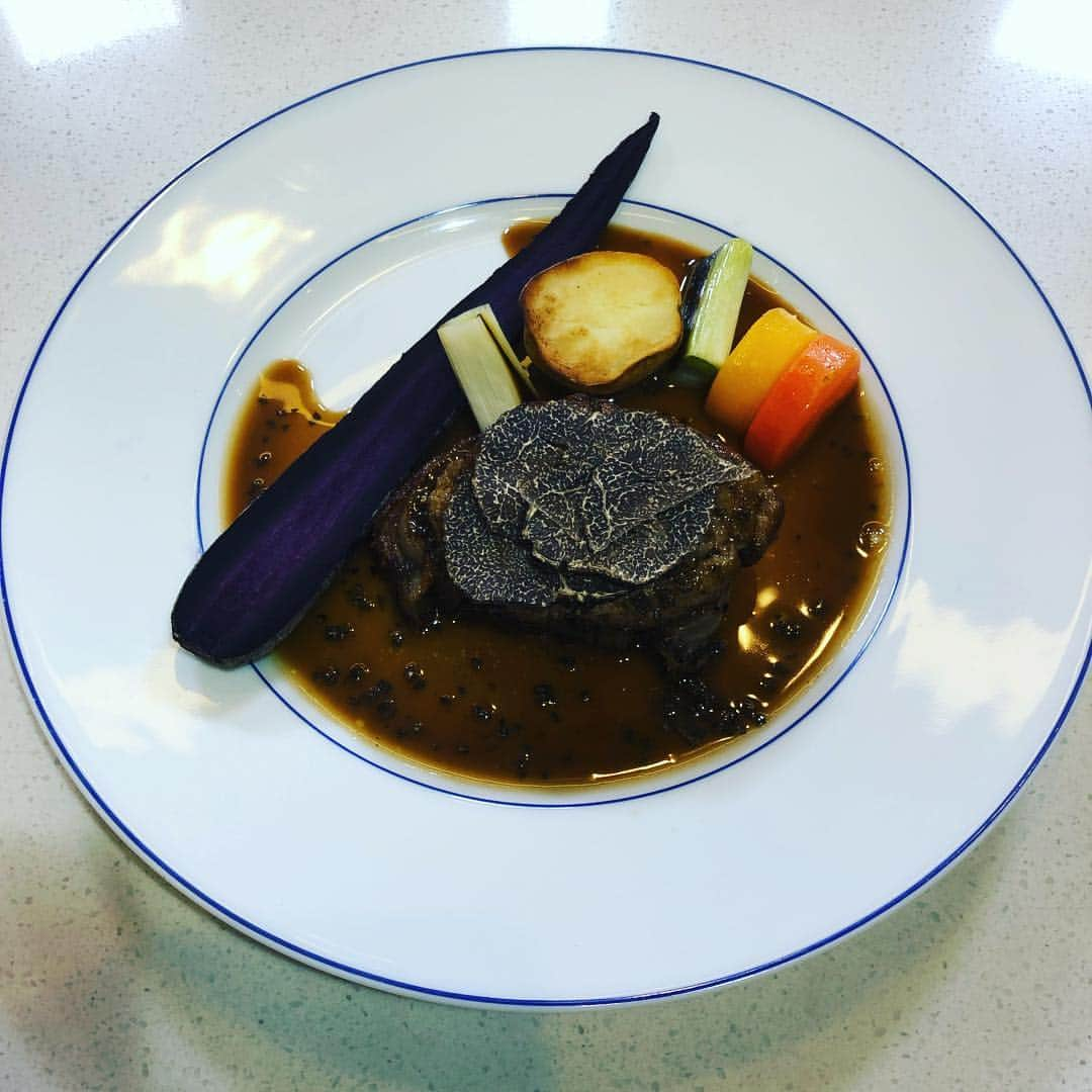 バカリズムさんのインスタグラム写真 - (バカリズムInstagram)「このあいだ家事ヤロウで作ったフランス料理。 名前は忘れた。」1月31日 15時52分 - bakarhythm