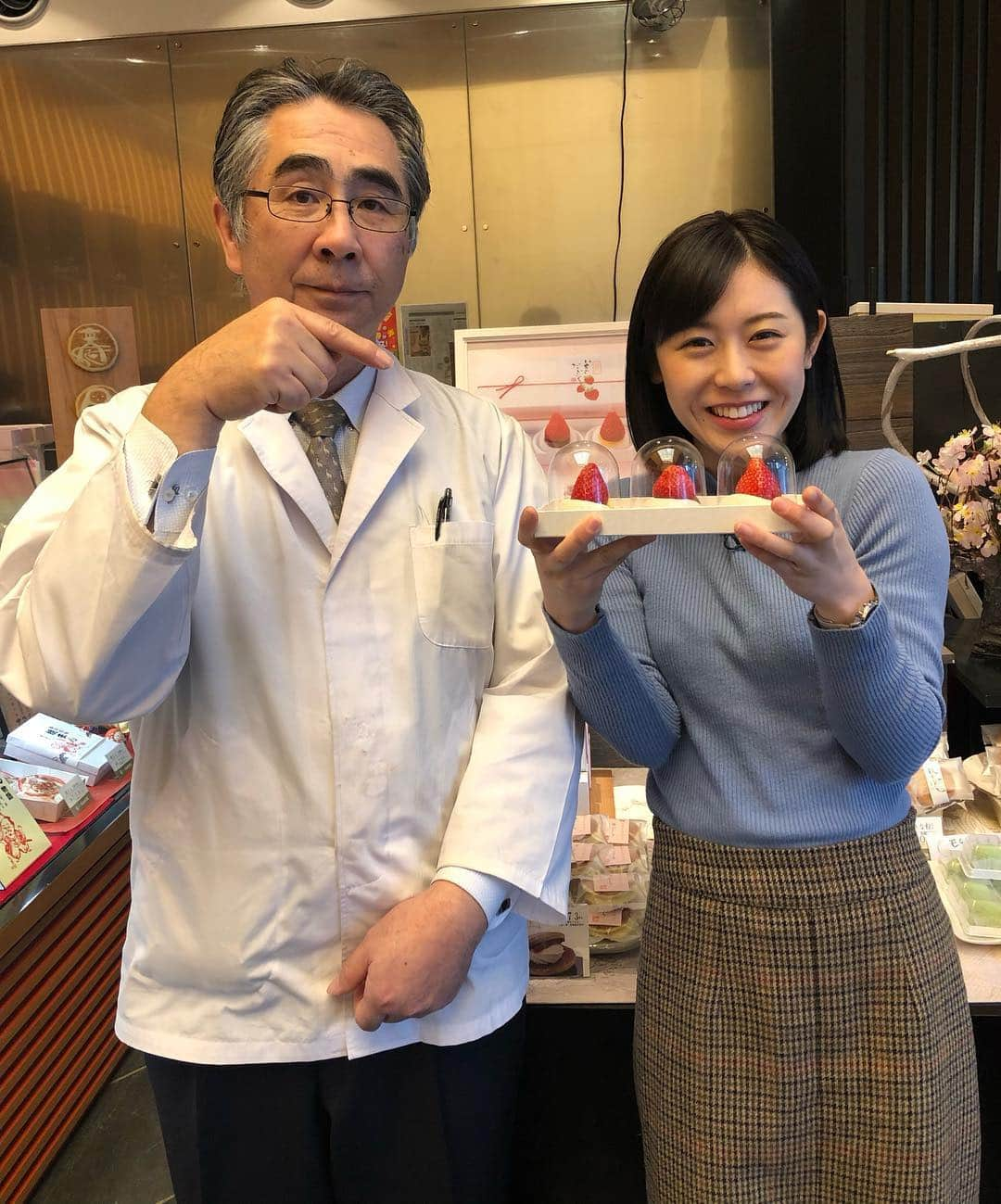 加藤愛さんのインスタグラム写真 - (加藤愛Instagram)「🍓🍓🍓 @越山甘清堂 「いちご大福食べ比べ」が登場✨ 左から #とちおとめ×白餡 #あまおう×小豆こし餡 #紅ほっぺ×黄味餡 見た目はもちろん、 味(甘みや酸味)、餡も違います！ こんなにも違うものかと感動しました😆 2月5日(火)までの期間限定なので 気になる方はお早めに！ 私もまた食べたいな〜 #越山甘清堂#本店#金沢 #創業130年#感謝祭 #苺#いちご#苺大福#食べ比べ #石川さんプライムニュース #学生のとき大福に似てるねって言われたことがある #栗やチョコの大福も気になる」1月31日 20時57分 - kitkatoai