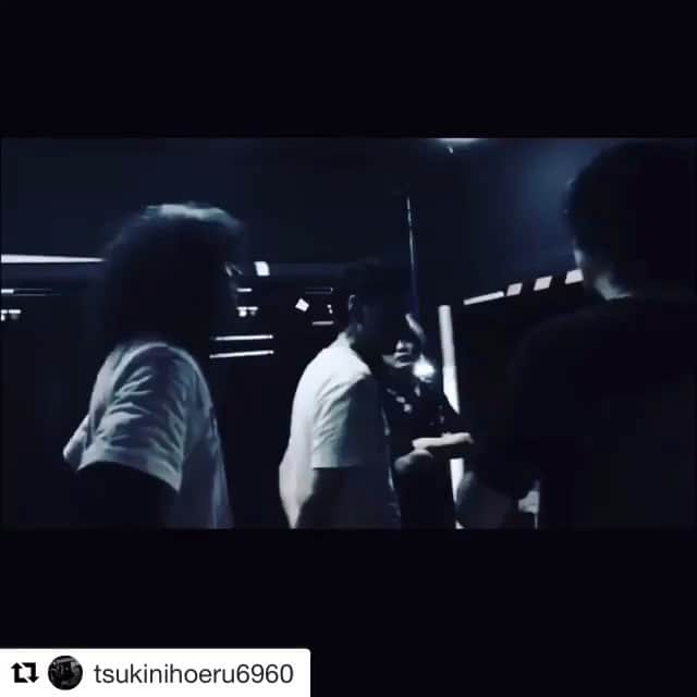 山崎潤のインスタグラム：「#Repost @tsukinihoeru6960 with @get_repost ・・・ 【お知らせ④】﻿ ﻿ 月に吠える。2019年5月31日(金)　﻿﻿ ﻿﻿ "五周年ライブ！！ 歌舞伎町インシデント ﻿﻿ 『月に吠える。新宿LOFTで吠える。』"﻿﻿ ﻿ スペシャル告知動画アップしました！！﻿ https://youtu.be/3U-blg60wVk﻿ ﻿ YouTubeにて 月に吠える。 検索！﻿ ﻿ ﻿ #月に吠える #大森南朋 #塚本史朗 #長野典二 #山﨑潤 #五周年 #ワンマンライブ #新宿LOFT #YouTube」