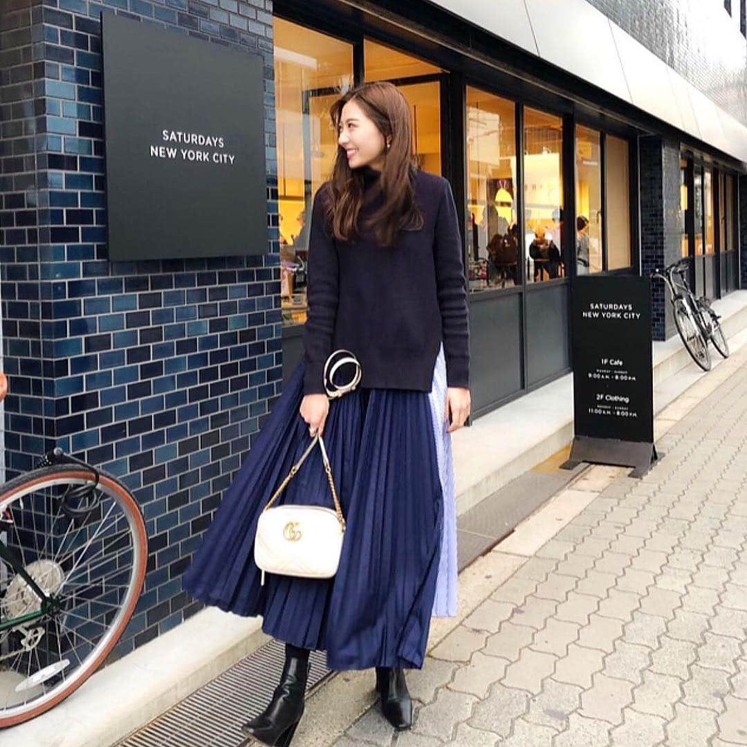湯浅喬子のインスタグラム：「どこに行っても褒められる お洋服👗 @romile_official 💕 、 ワンピースで楽チンなのに 一枚できまる😘 、 他にも気になるお洋服がたくさん😍 #romaile#ootd#code#ロミール」