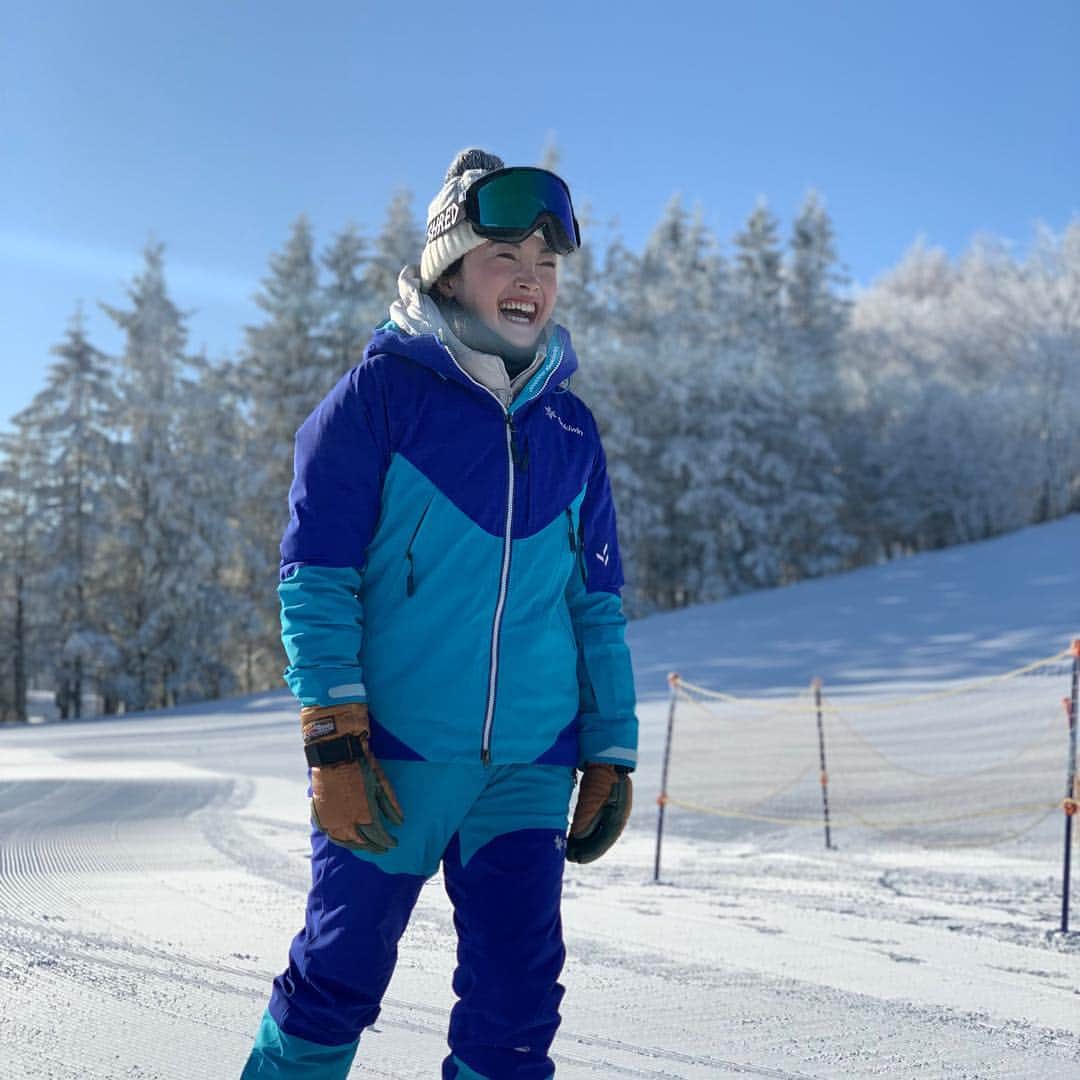 清澤恵美子さんのインスタグラム写真 - (清澤恵美子Instagram)「FISCHER の撮影&ディーラーさん向け試乗会へ行ってきました！ ご参加くださったディーラーさん、フィッシャーを試乗してくださりありがとうございました！！ また2日間デモスキーヤーの方々と一緒に滑らせて頂きめっちゃ勉強になりました！そして楽しかったです！！たくさん滑ってカラダ筋肉痛です😄😄 相変わらずおどけた変な顔しているけど楽しかったので、よしとしましょう😆スキーは楽しい！奥が深い！！！ 話題のgopro7はめちゃ良い！！！！！！ #高瀬慎一 さん #大場あかり #根本風花 #レンティング陽 #ゴールドウイン #fischer #gopro #goproのある生活 #ski」1月31日 21時44分 - kiyosawaemiko