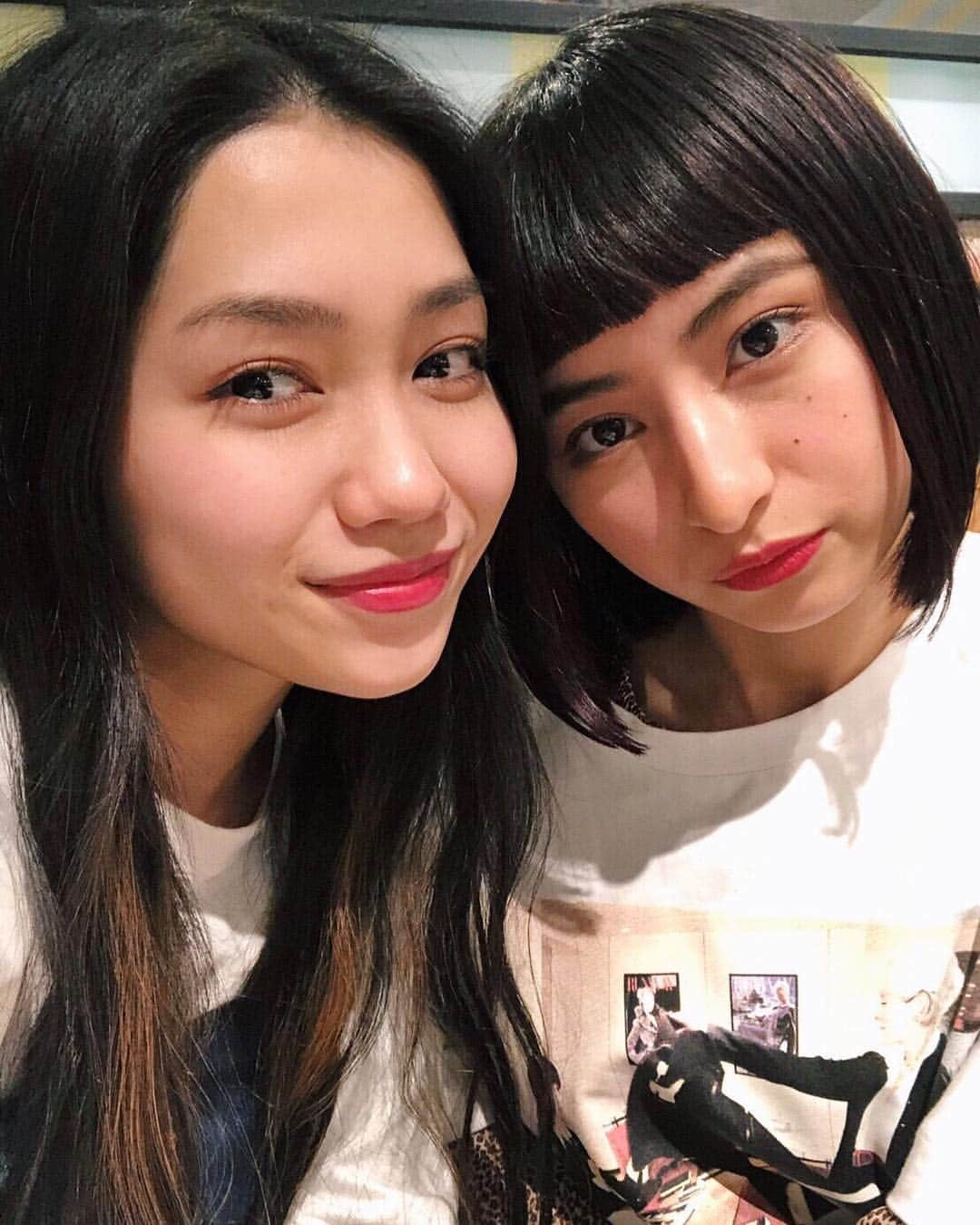 Julia Castroさんのインスタグラム写真 - (Julia CastroInstagram)「久々の田野ちゃん💜 相変わらずの可愛い笑顔に癒されまくったー！！！ * #omotesando #cafe #dinner #friend #girls #fashion #winter #date #hairstyle #ootd #ご飯 #表参道 #カフェ #女子会 #女子 #思い出 #強風で2人飛ばされそうになった #雪の日の外出は控えましょう」1月31日 22時22分 - julia.c.0209