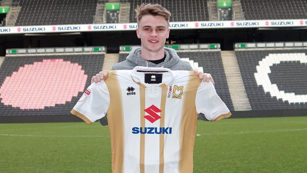 ジェイク・ヘスケスさんのインスタグラム写真 - (ジェイク・ヘスケスInstagram)「Excited for the new challenge @mkdonsfc ⚽️👍🏼」2月1日 2時37分 - jakehesketh