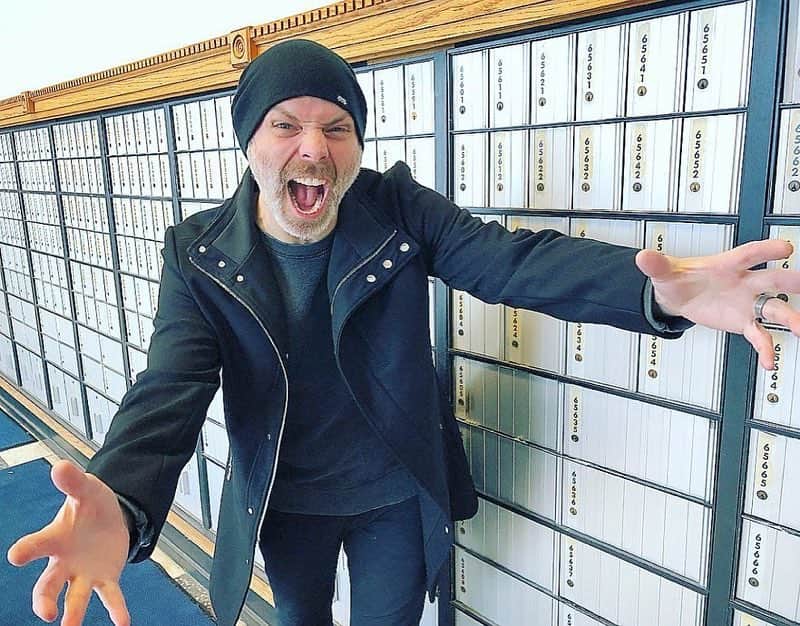 Stone Sourのインスタグラム：「@joshrandofficial is making February fan appreciation month! Send him your CDs, records, posters, etc. and he'll sign them for free. Make sure you include a return envelope with paid postage to get your items back to you. Thank You for all your love and support over the years. #stonesourfansrule!  Send items to:  P.O. Box 65998 430 5th street West Des Moines, IA 50265」