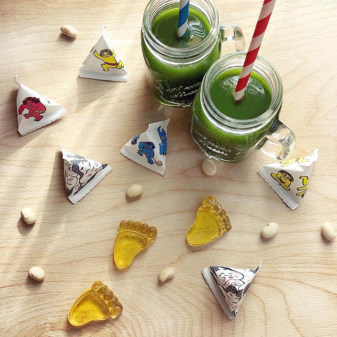 のインスタグラム：「2/3は節分、豆をまく声にも春の響きあり。 春が待ち遠しいです。 . . .  #ヤクルトのスムージー #ヤクルトのケールスムージー #ヤクルト #スムージー #グリーンスムージー #スーパーフード #ケール #日常 　#キレイをかしこく　#節分　#豆まき #yakult #smoothie #kalesmoothie #greensmoothie #kale #soymilk #instafood #foodstyling #foodstagram」
