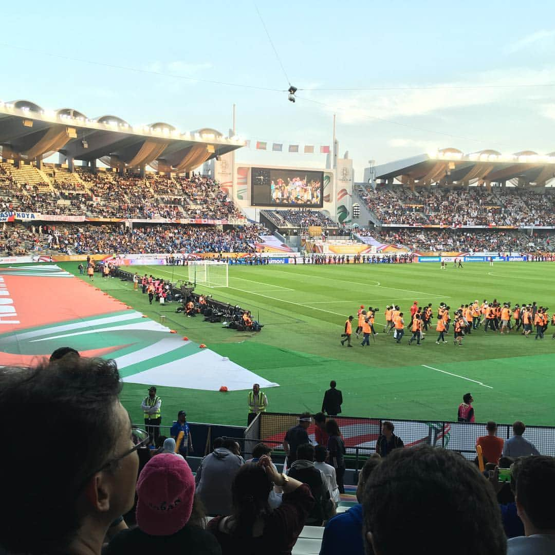 前田阿希子さんのインスタグラム写真 - (前田阿希子Instagram)「頑張れー！ニッポン🇯🇵⚽️😖💦 #gojapan  #asiancup2019  #abudhabi」2月1日 23時59分 - akiko_1206