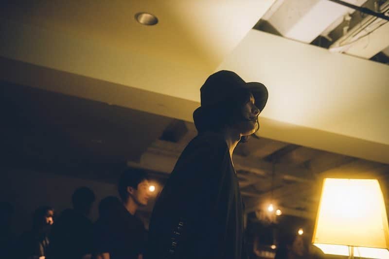 カフカのインスタグラム：「‪𝐾‌𝐹‌𝐾 ‬﻿ ‪２０１９．１ ．２６﻿ ‪ＲＯＯＭ＃３﻿ ‪at 恵比寿TimeOutCafe﻿ ﻿ ‪photo by kazuki sano﻿ @kazukisano0214﻿ ﻿ #KFK #ROOM #すごい部屋」