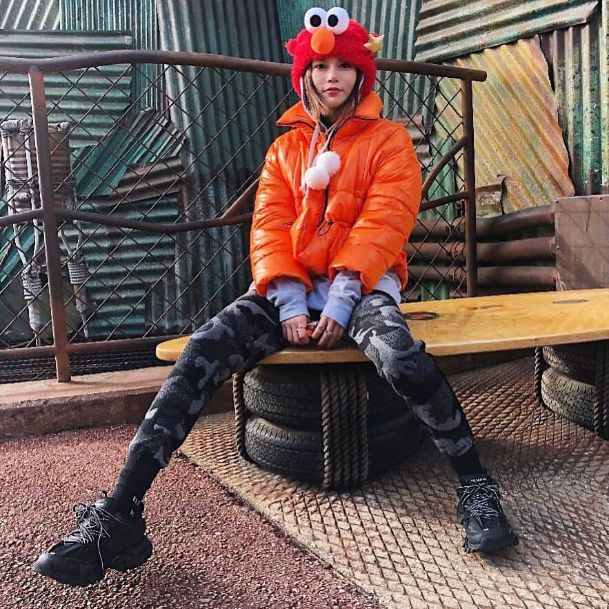 のインスタグラム：「皆さんWDOTのリリースを喜んでくれて嬉しいです☺️💖 楽しみにしてて下さいね🤩👋🏽 寒すぎて鼻真っ赤ねw @wdot_official」