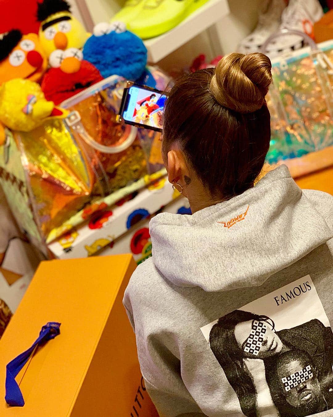 のインスタグラム：「🤳🏾💕 @p.i_official  @world_wide_famous コラボレーションフーディー ペイマスってゆうらしい🤣w オンラインと @wwf_shonan ららぽーと湘南平塚店にて販売中 #pi #pi_official #worldwidefamous #special #collaboration #pamous #kimye #checkered #hoodie  #street #fashion #streetfashion #kogenatsu #焦げNATSU #こげなつ」