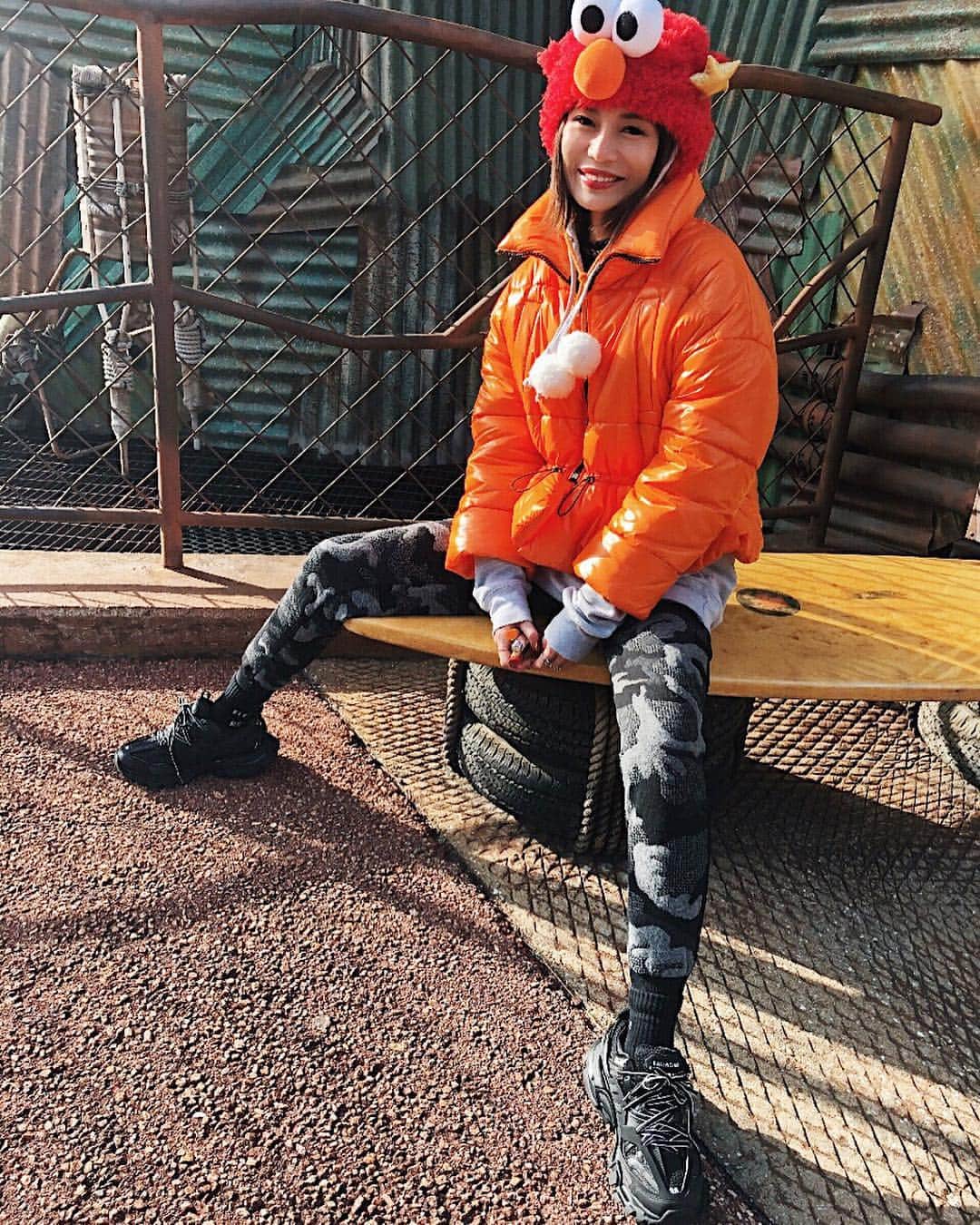 のインスタグラム：「皆さんに報告があります‼️❤️ 『WDOT』というお洋服のブランドをプロデュースします🔥 いろんなファッションを楽しんで欲しいから…プチプラなのに高見えするアイテムを集めました🔫🔫 WDOTを通してファッションを更に自由にアクティブに楽しむ事をお伝え出来たらなと思ってます！ もちろんスタイルアップなコーディネートを提案していきます！！ LINE@の友だち登録で、1000円クーポンも配布中 @wdot_official でcheckしてね✔️✔️❤️ #WDOT #ダブルドット #高見えコーデ #プチプラ高見えコーデ #fashion #instafashion #coordinate」