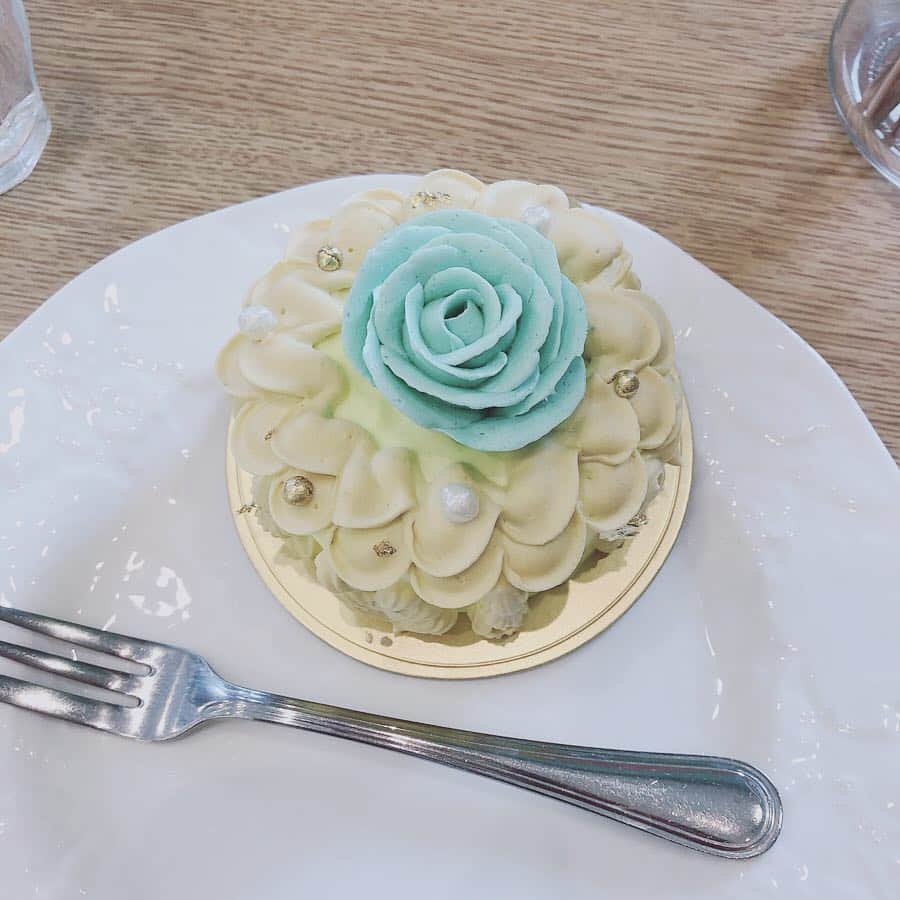 八屋ほのかのインスタグラム：「れーれちゃん🍰♡🥨 #カフェめぐり」