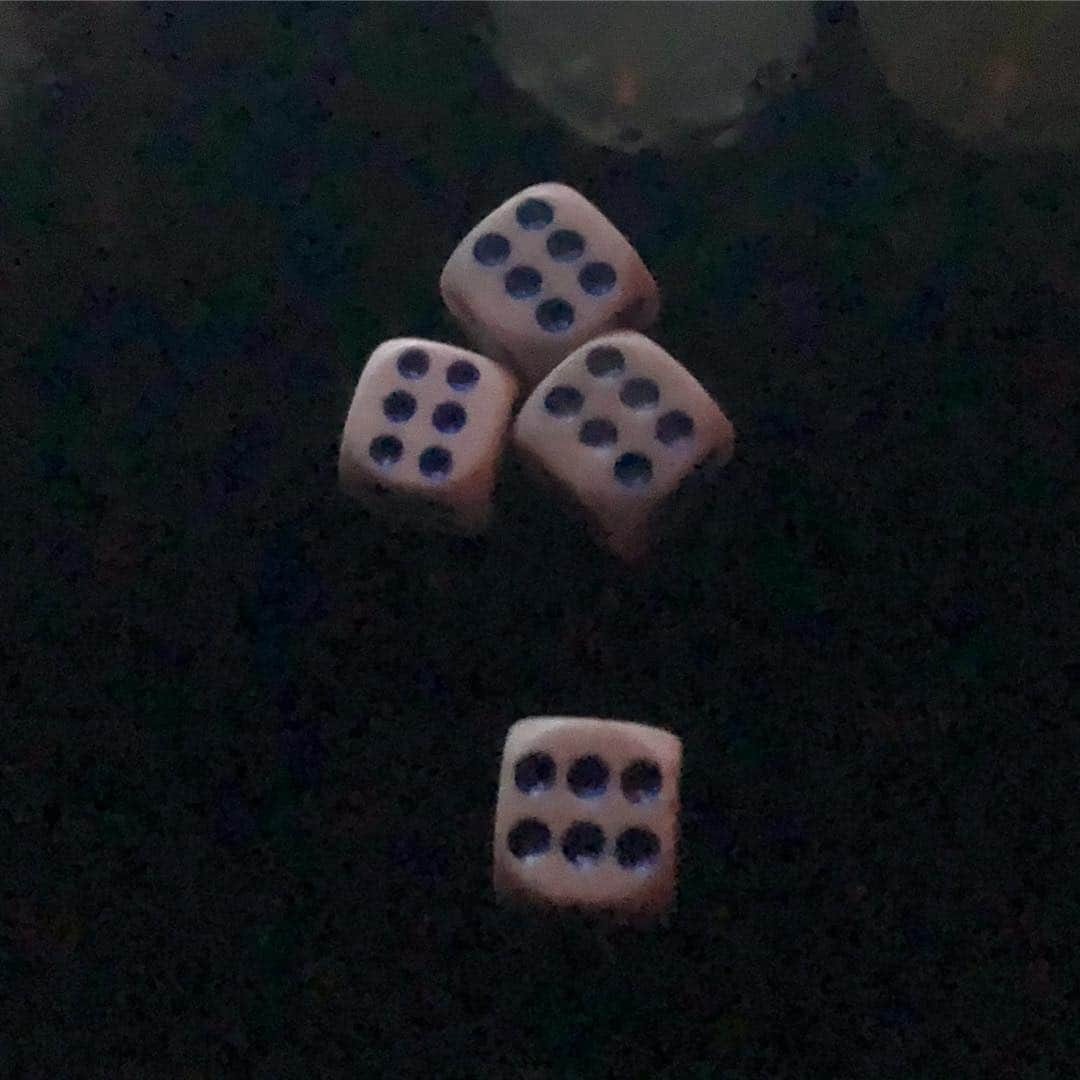 ユ・アインさんのインスタグラム写真 - (ユ・アインInstagram)「🎲」2月2日 1時11分 - hongsick