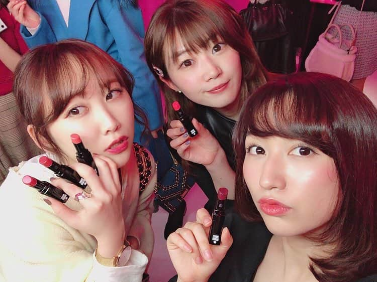 片山陽加さんのインスタグラム写真 - (片山陽加Instagram)「女の子の特権コスメ💄 女の子とコスメやファッションの話をしてる時は、 キラキラしてる気がする✨ たまにはこんな場所に繰り出して お洒落してお出かけするといい刺激をもらえる♡ maryquantのリップをgetしたからそれつけて またお出かけするんだ♪  #maryquant #mqlip #ihave36 #💄 #女の子」2月2日 18時04分 - haachandyoo