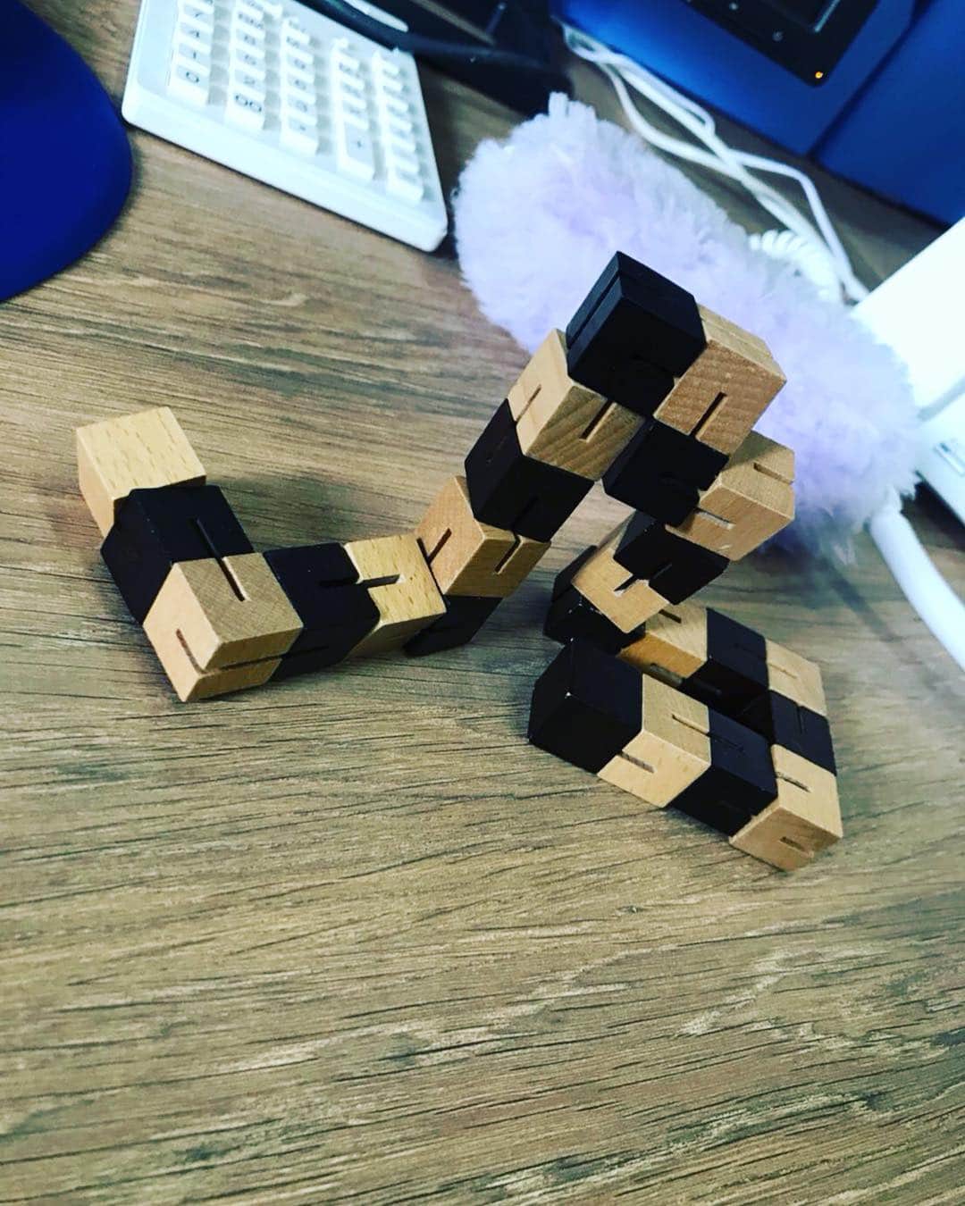 朝飛光太郎（グッドワイフ）のインスタグラム：「上手くいかないなー  #onmydesk #思案する1日 #思いあれど伝わらず」