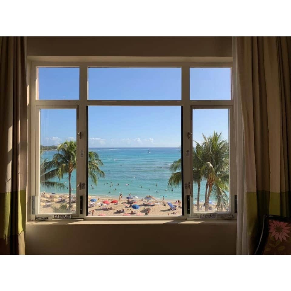 TWICEさんのインスタグラム写真 - (TWICEInstagram)「원스 명절 잘지내요~🤙🌺🏄‍♀️」2月2日 18時31分 - twicetagram