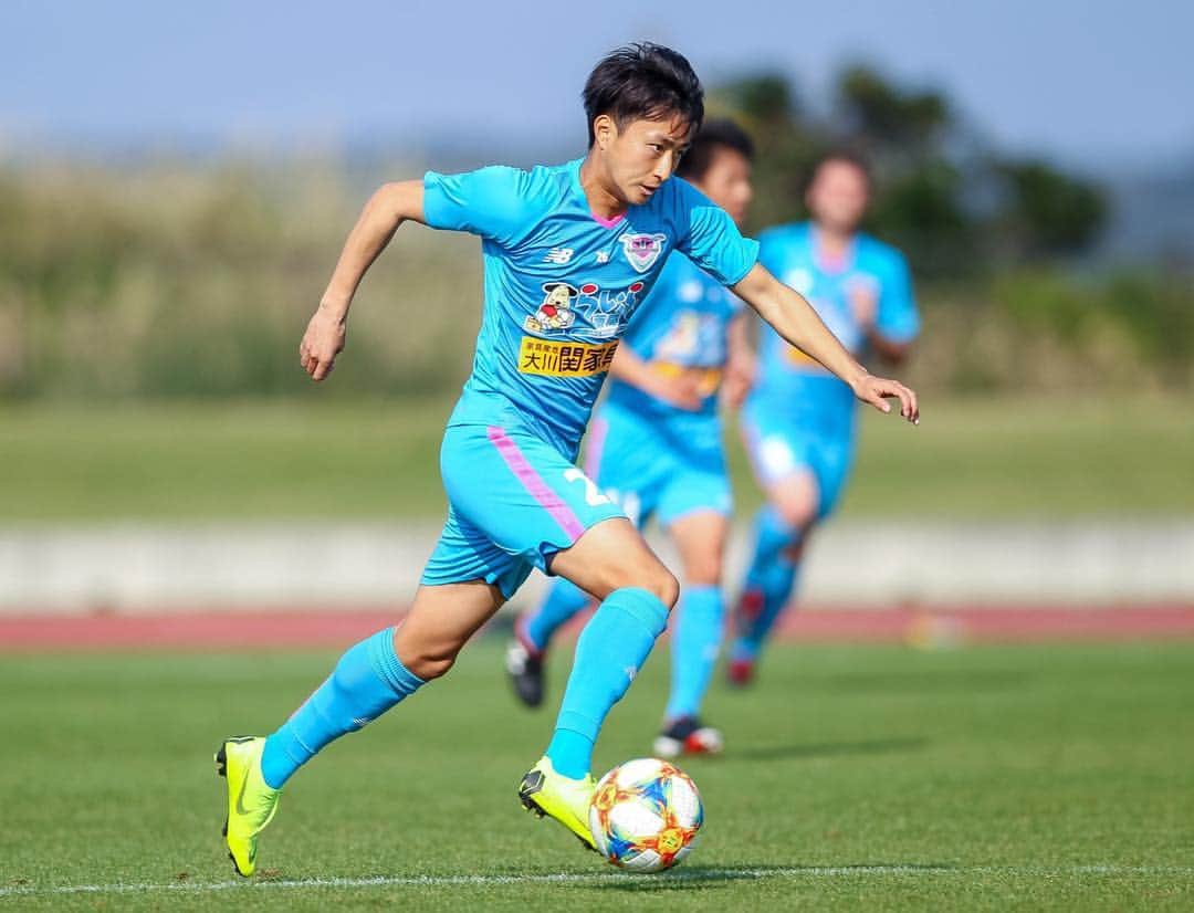 伊藤遼哉のインスタグラム：「Great way to finish the training camp in Okinawa with a win against Tokyo Verdy.  #SaganTosu」