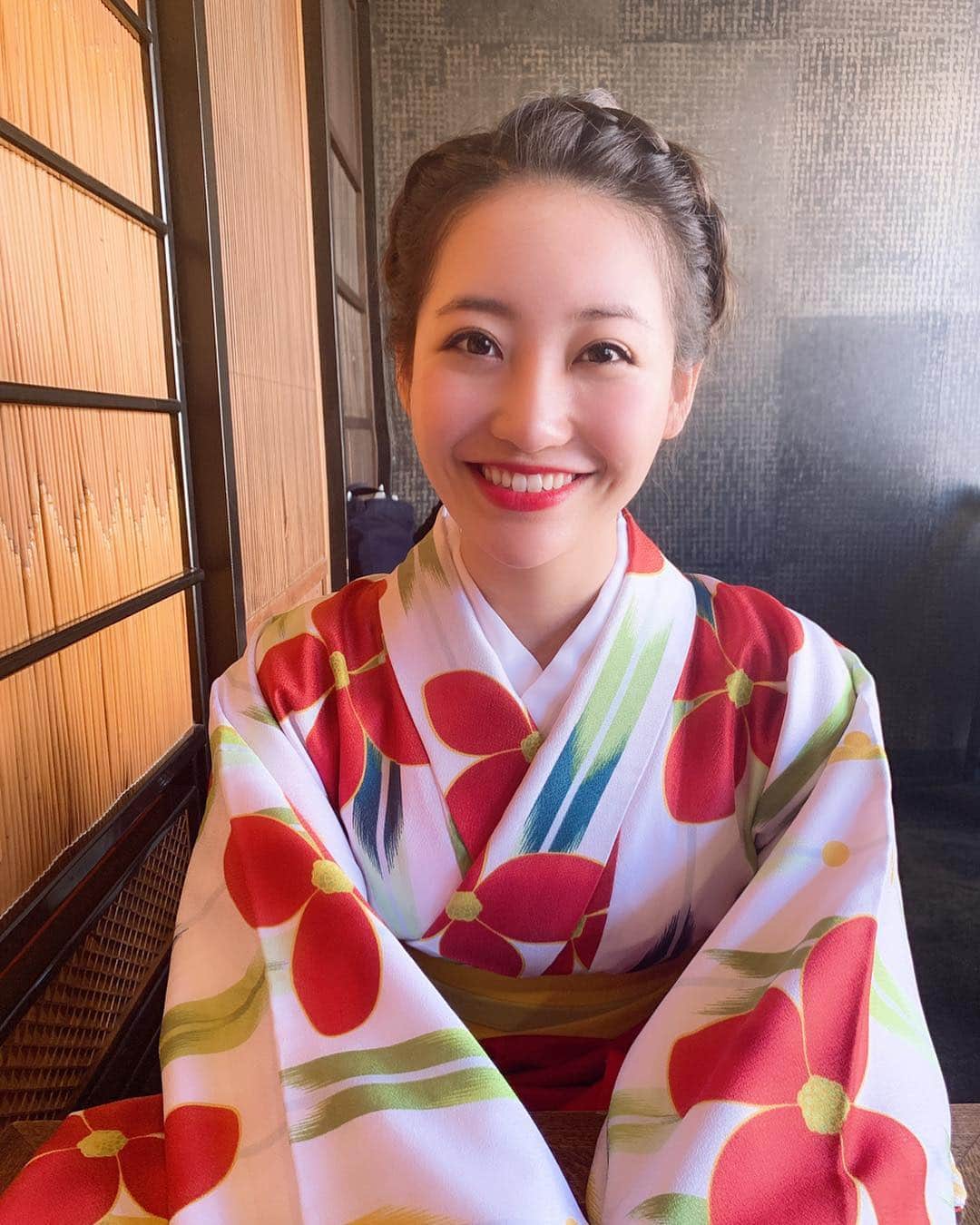 中西悠綺さんのインスタグラム写真 - (中西悠綺Instagram)「にっこにっこからのおすまし🤣笑  #京都 #kyoto #日本 #japan #嵐山 #arashiyama #着物 #和服 #kimono #イクスカフェ」2月2日 21時29分 - nakanishi_yuuki