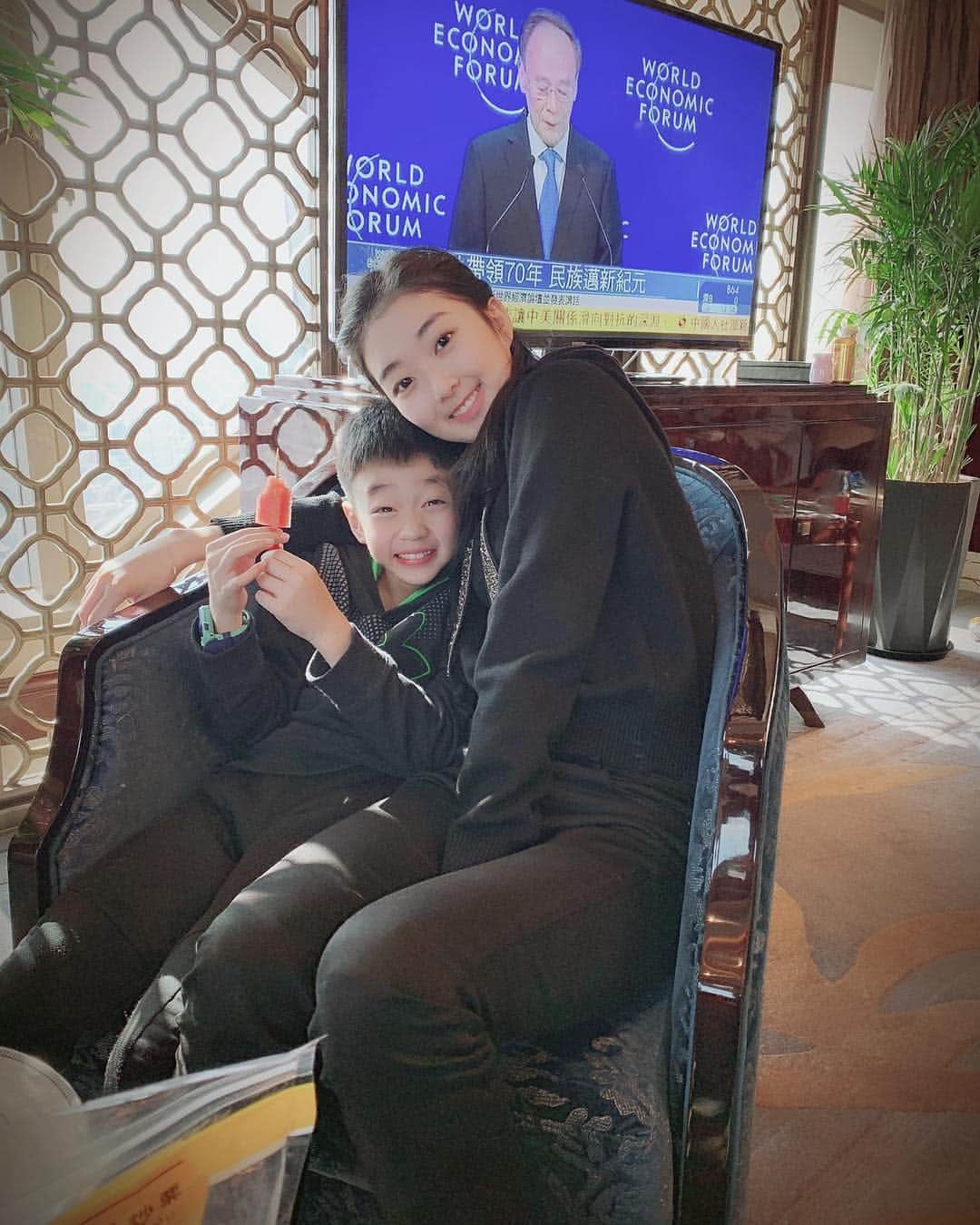 のインスタグラム：「Fly to Tokyo tomorrow!!!! Who’s there?🙋🙋😍😍😍」