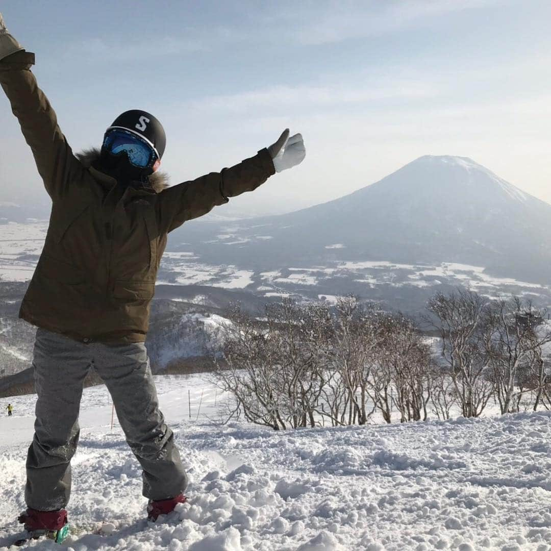 高橋春花さんのインスタグラム写真 - (高橋春花Instagram)「羊蹄山くっきり！！！ 天気最高。雪まぁまぁ。 #ニセコ#niseko  #花園#hanazono  #スノーボード #snowboard  #高橋春花#HTB」2月3日 12時44分 - htb_takahashiharuka