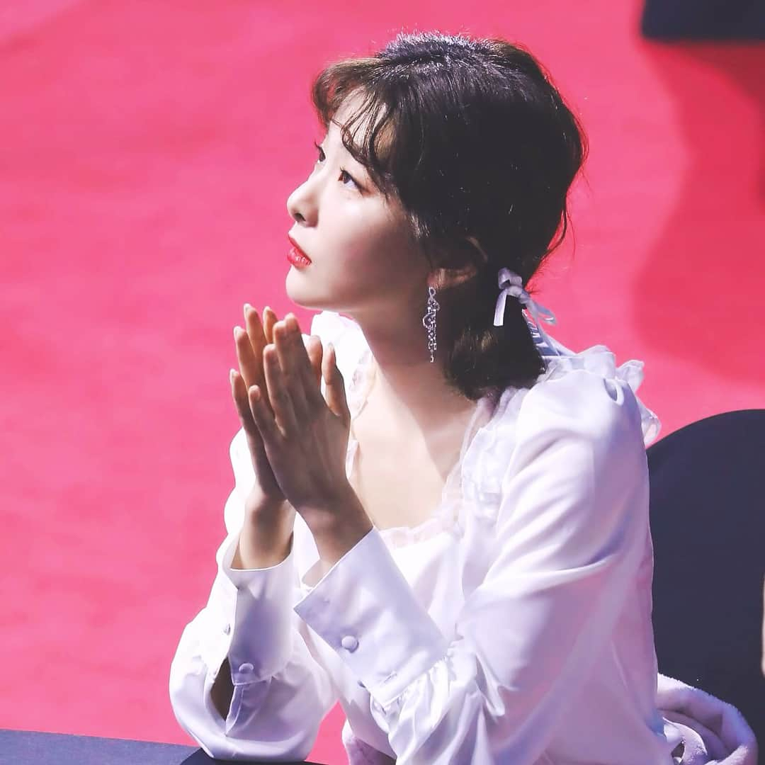 スルギさんのインスタグラム写真 - (スルギInstagram)「D-7 till this Angel's birthday 😇 - SEULGI - Gaon Chart Music Award 📸: sensible_k #REDVELVET #레드벨벳 #SEULGI #슬기 #🐻」2月3日 7時43分 - kristiandawal29