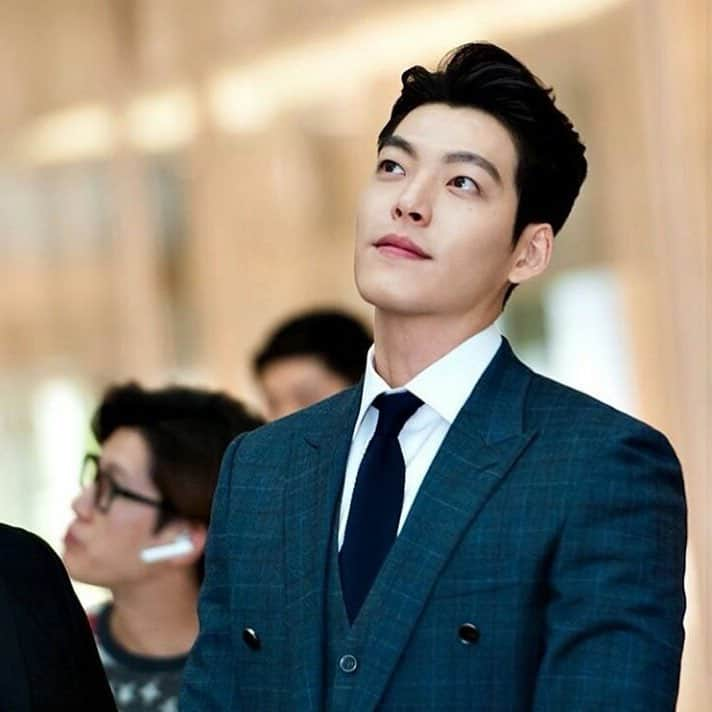 キム・ウビン（ファンアカウント）のインスタグラム：「800 #kimwoobin #김우빈」