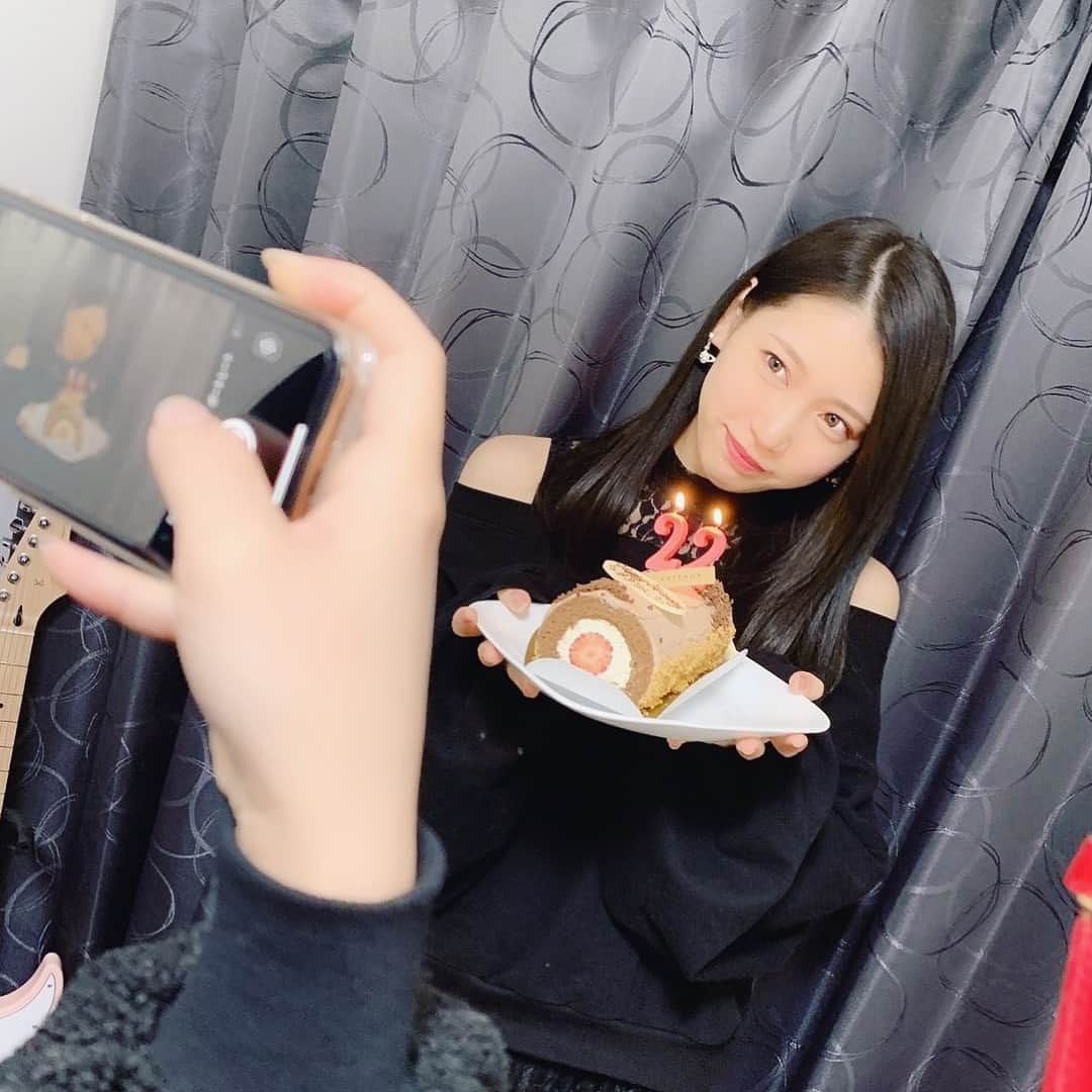 茂木忍のインスタグラム：「22歳になりました✌︎✌︎」
