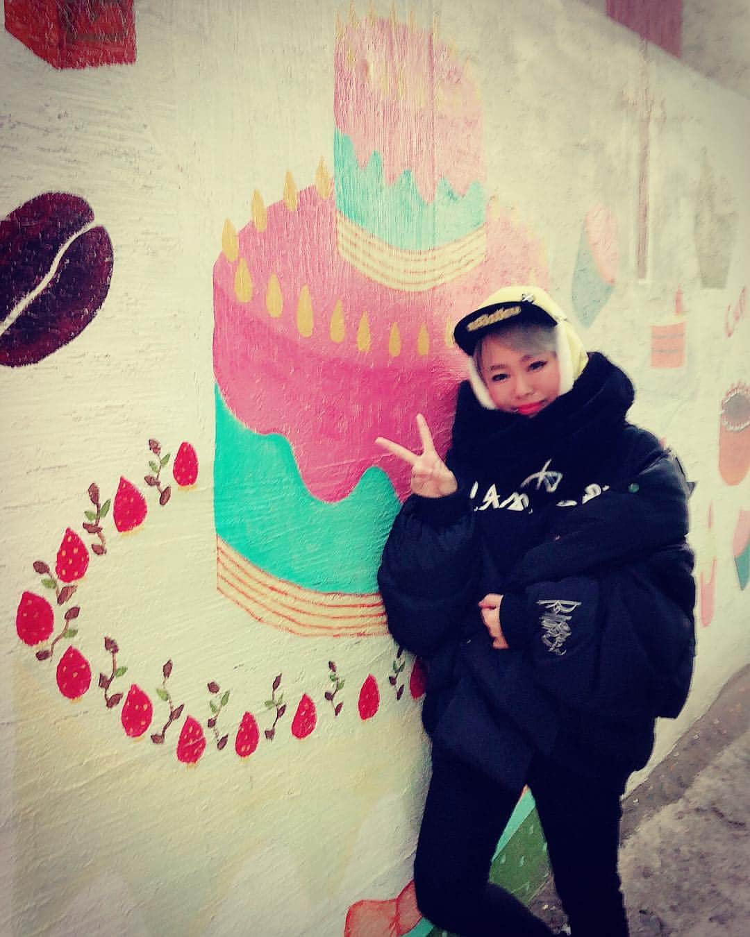 風子さんのインスタグラム写真 - (風子Instagram)「#korea #busan  #gamcheonmunhwamaeul  #감천문화마을  #甘川洞文化村  #mybirthday  #부산씨앗호떡  #koreanpancake  #ホットク」2月17日 23時20分 - pchan030