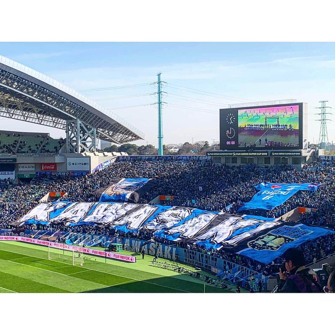 三谷紬さんのインスタグラム写真 - (三谷紬Instagram)「* 昨日は久冨さんと 富士ゼロックス スーパーカップ 浦和レッズ vs 川崎フロンターレ 取材してきました😊⚽️ . いよいよＪリーグも来週からスタート！ チームのチャントを聞いて ワクワクして、より楽しみになりました🧸 ． 今週のやべっちF.C.は スーパーカップはもちろんのこと、 残り5チームのデジっちも放送予定です👏 24時05分から！ ご覧ください👀💓 * #やべっちfc #富士ゼロックス #スーパーカップ #浦和レッズ #川崎フロンターレ #久冨慶子 アナウンサー#Ｊリーグ #soccer #supercup #デジッち #テレビ朝日 #アナウンサー #三谷紬」2月17日 23時35分 - mitani_tsumugi