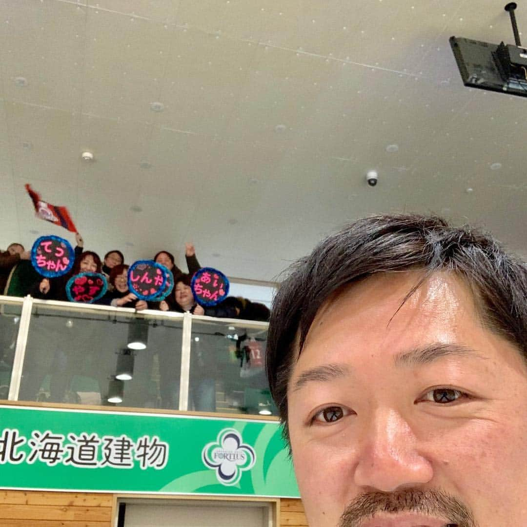 阿部晋也さんのインスタグラム写真 - (阿部晋也Instagram)「日本選手権優勝しました🥌🏆 応援ありがとうございました‼️ 最高のチームです‼️ #北海道コンサドーレ札幌 #コンサドーレカーリングチーム #カーリング #次は #世界選手権 #頑張ります」2月17日 23時59分 - shinyabe106