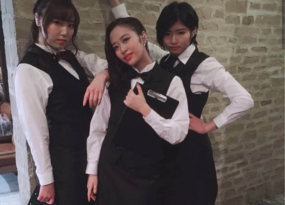 加賀楓のインスタグラム：「Welcome to Momusu Restaurant, we are your waitresses Mizuki, Sakura and Kaede. What would you like to order this evening? 💖😂😂 #morningmusume17 #morningmusume18 #morningmusume19 #japanesegirl  #japaneseidol  #helloproject #helloprokenshuusei #kagakaede #モーニング娘16 #モーニング娘17 #モーニング娘18 #モーニング娘19 #アイドル #ハロプロ #ハロプロジェクト #ハロプロ研修生 #加賀楓 #13期」