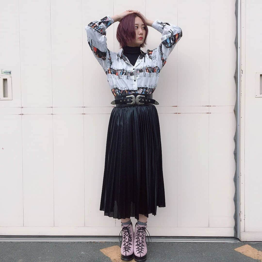 古畑奈和さんのインスタグラム写真 - (古畑奈和Instagram)「今日の私服と 髪色をバイオレットにしました🥀  #ヘアカラー #私服」2月3日 21時55分 - nao_furuhata