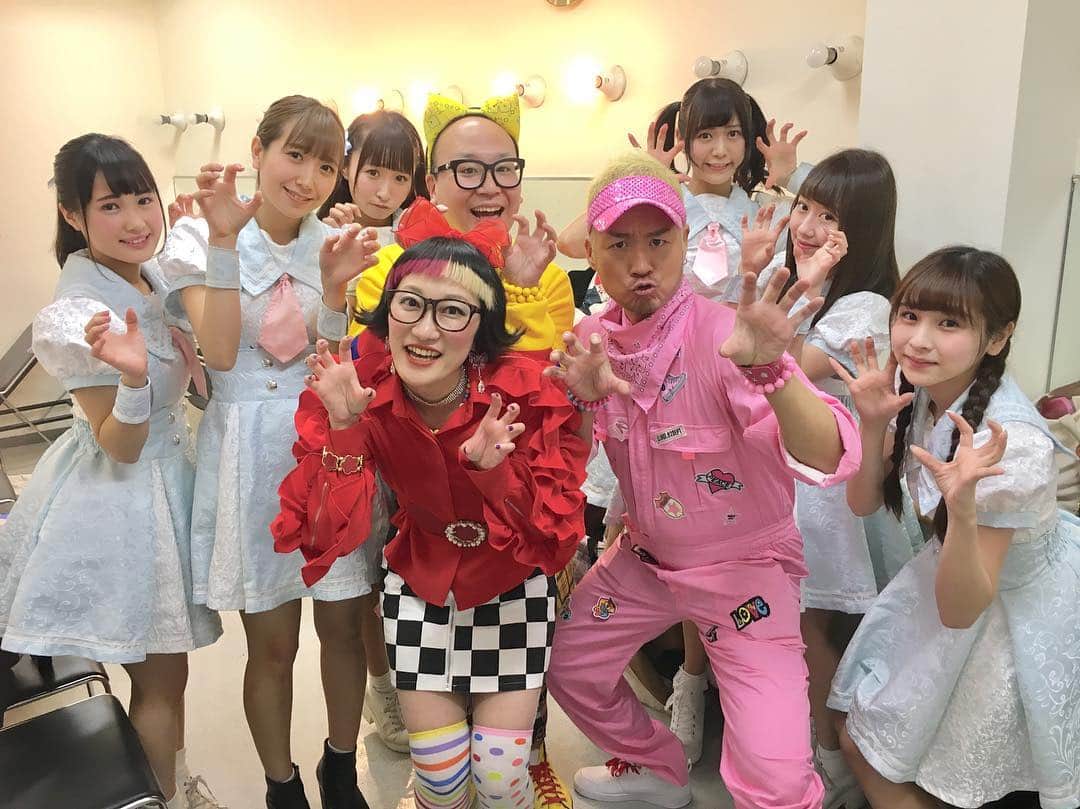 のインスタグラム：「2月1日。初恋タローさんのおかげで「ReNY SUPER LIVE 2019 ～supported by 今夜はアナタのフェス」に  #吉本坂46  POP MONSTER出演させていただきました！私たちを見に来てるわけではないお客様の前でのパフォーマンス、それでも想像以上にお客様は優しく、そして何より今までアイドルのライブは何度も見たことあったけどいざ自分も同じステージで歌うとなったら10代そこそこで本当に皆んな凄いなと、、✨🥺✨ 💚 たくさんアイドルの先輩と写真🥰  #SAY-LA さん #chuLa さん #空想と妄想とキミの恋した世界 さん #Lore☆Eternal さん #MEWMEW さん #READYTOKISS さん」