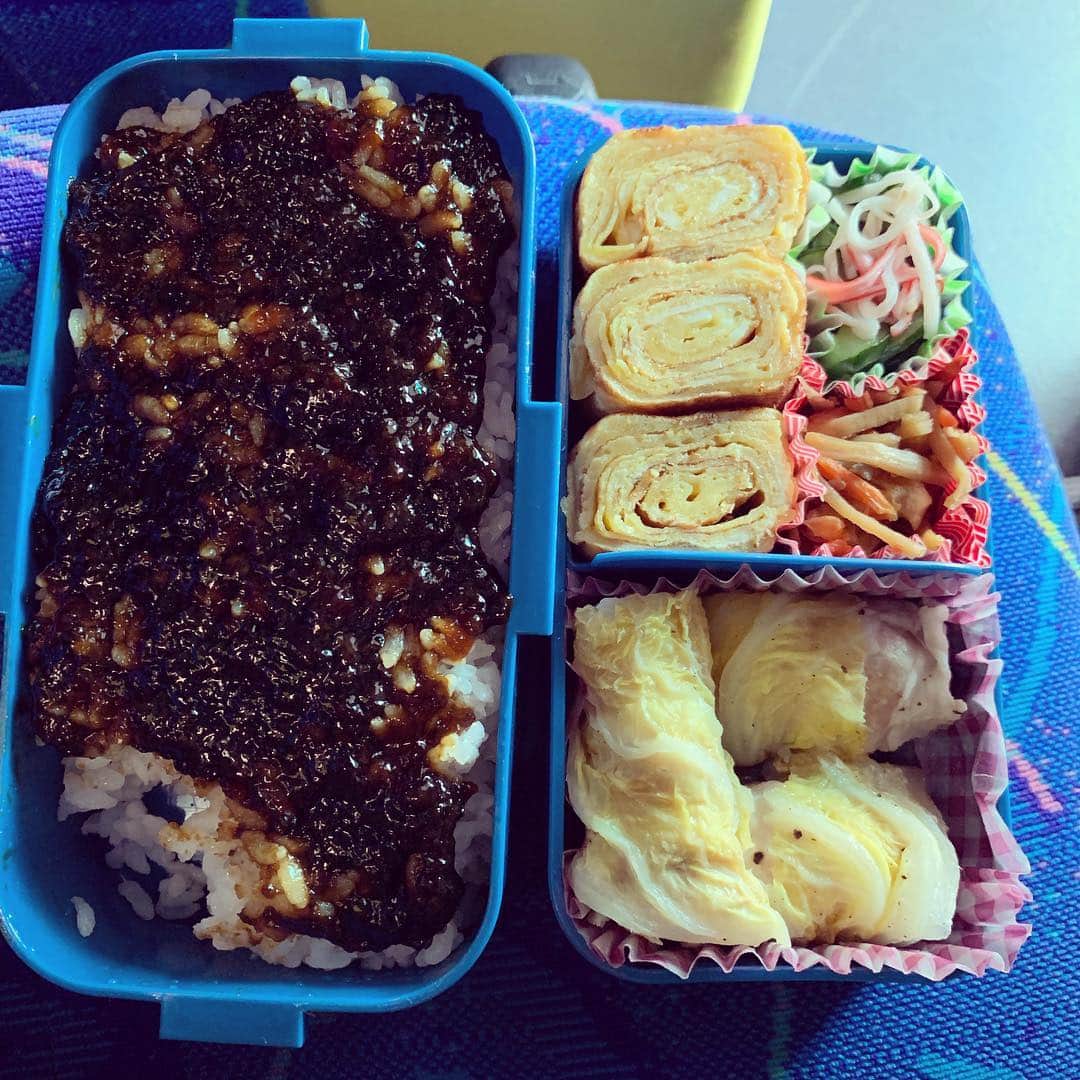 大石真翔さんのインスタグラム写真 - (大石真翔Instagram)「バスの中で #みいごはん ♡ #我慢出来なくて食べちゃった」2月3日 14時16分 - 014mako10