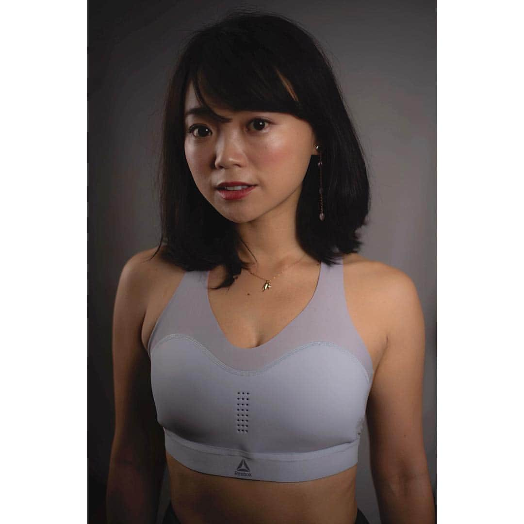 京乃ともみさんのインスタグラム写真 - (京乃ともみInstagram)「3/17 SUN 12:30-13:30 @yogajapan.jp in Bellesalle Roppongi. . “Yoga for sports enthusiasts “🤸‍♂️. . My class is open now for reservation too⭐️. . . I’m really honored to be able to be a part of this wonderful event with fabulous instructors. . For those who want to use the chance to improve their yoga skill, or those who practice sports, have family members who practice sports, or even people who just want to come see me..., with or without experience of sports, please feel free to come enjoy the class🏃‍♀️👟🧡. . Four years ago, I was asked for the first time to give yoga to athlete, and how I felt frustrating with my limit of knowledge at that time and what I learned from that experience, and what are the things the athletes are in need of... I would like to share these stories which normally I don’t share in my classes for the soon to be instructors.. . The movement that helps improving performance, pranayama for those athletes who can’t sleep well  due to the adrenaline of the pre/ post match, or poses that help recovery.... . You can meet with your new self having fun time🌏💫💕. Looking forward to seeing you all!!🌸. . Please access the URL of LAWSON ticket below for the reservation😚. . 🔗https://l-tike.com/order/?gLcode=32254&gPfKey=20190122000000434659&gEntryMthd=01&gScheduleNo=1&gCarrierCd=01&gPfName=%E3%80%903%2F17%28%E6%97%A5%29+12%3A30%E3%80%91%E4%BA%AC%E4%B9%83%E3%81%A8%E3%82%82%E3%81%BF%EF%BC%8F%E3%82%B9%E3%83%9D%E3%83%BC%E3%83%84%E3%81%99%E3%82%8B%E4%BA%BA%E3%81%AE%E3%81%9F%E3%82%81%E3%81%AE%E3%83%A8%E3%82%AC&gBaseVenueCd=32154/。 . . #ヨガジャパン #puremovebra #ピュアムーブブラ #リーボック #京乃ともみ」2月3日 14時33分 - tomomi_kyono