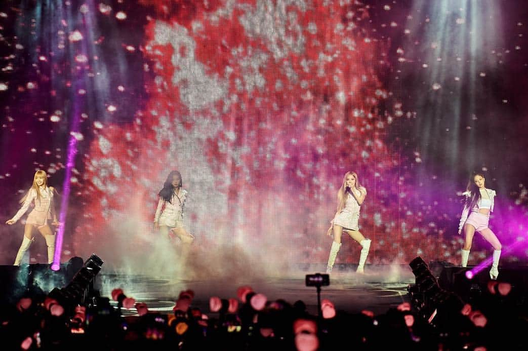 ヤン・ヒョンソクのインスタグラム：「I would like to thank each and every one of you who came out to support BLACKPINK last night in Manila.  #BLACKPINK #블랙핑크 #BLACKPINK2019WORLDTOURwithKIA #INYOURAREA #MANILA #PHILIPPINES #YG」