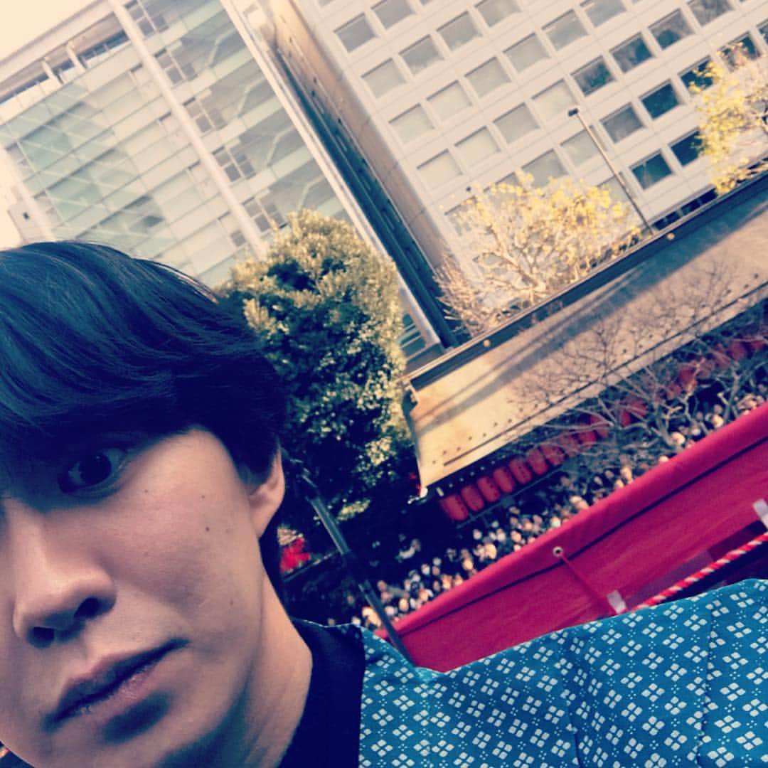 小園凌央さんのインスタグラム写真 - (小園凌央Instagram)「#23歳年男節分でした乙女座です #どこまでも豆をまくIKKOさん大人気 #福を届けるIKKOさん #今年もよろしくお願いします #豊川稲荷  #ありがとうこざいました」2月3日 17時31分 - ryo_kozono